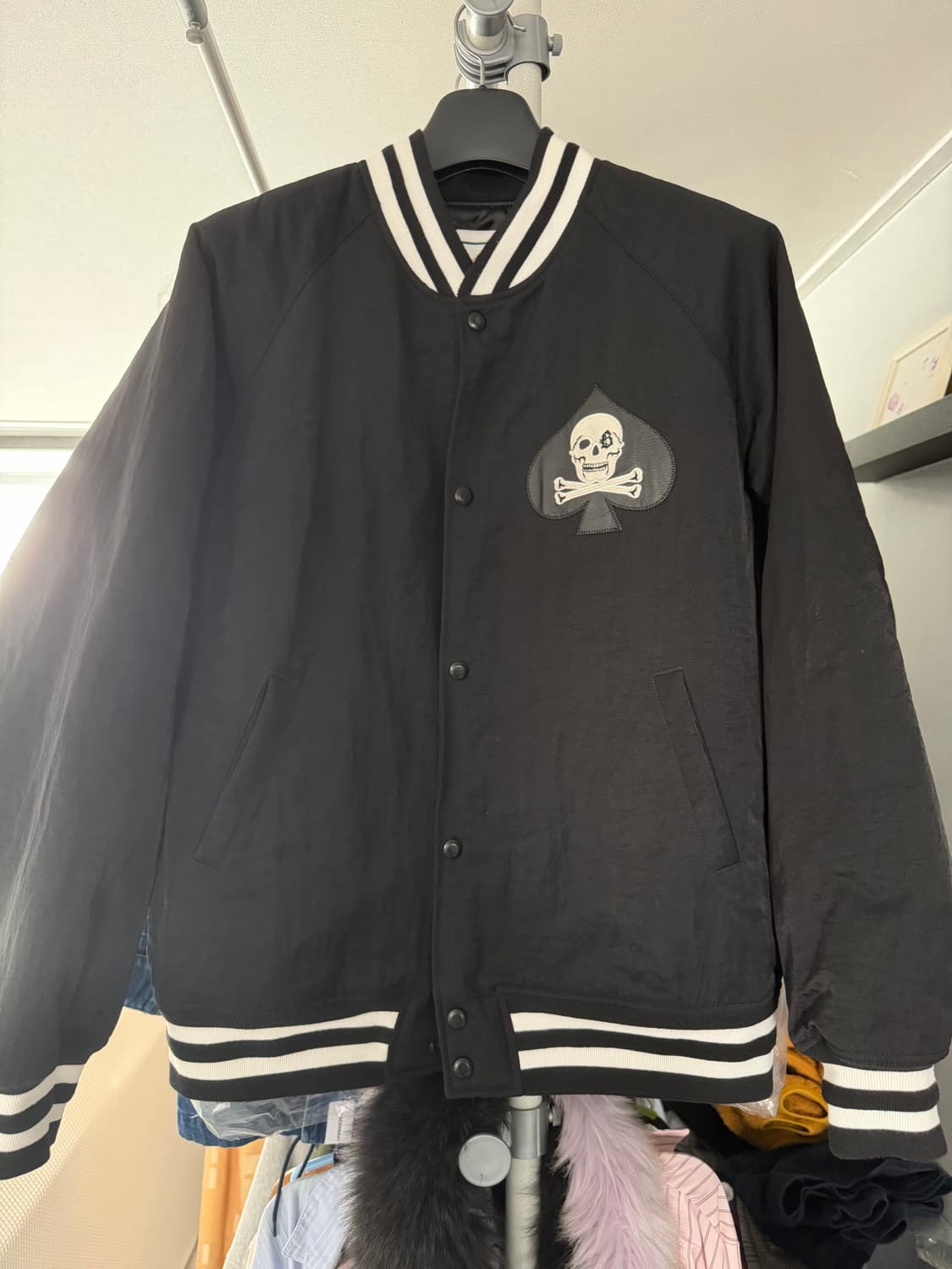 블랙아웃 바시티 상품이미지1