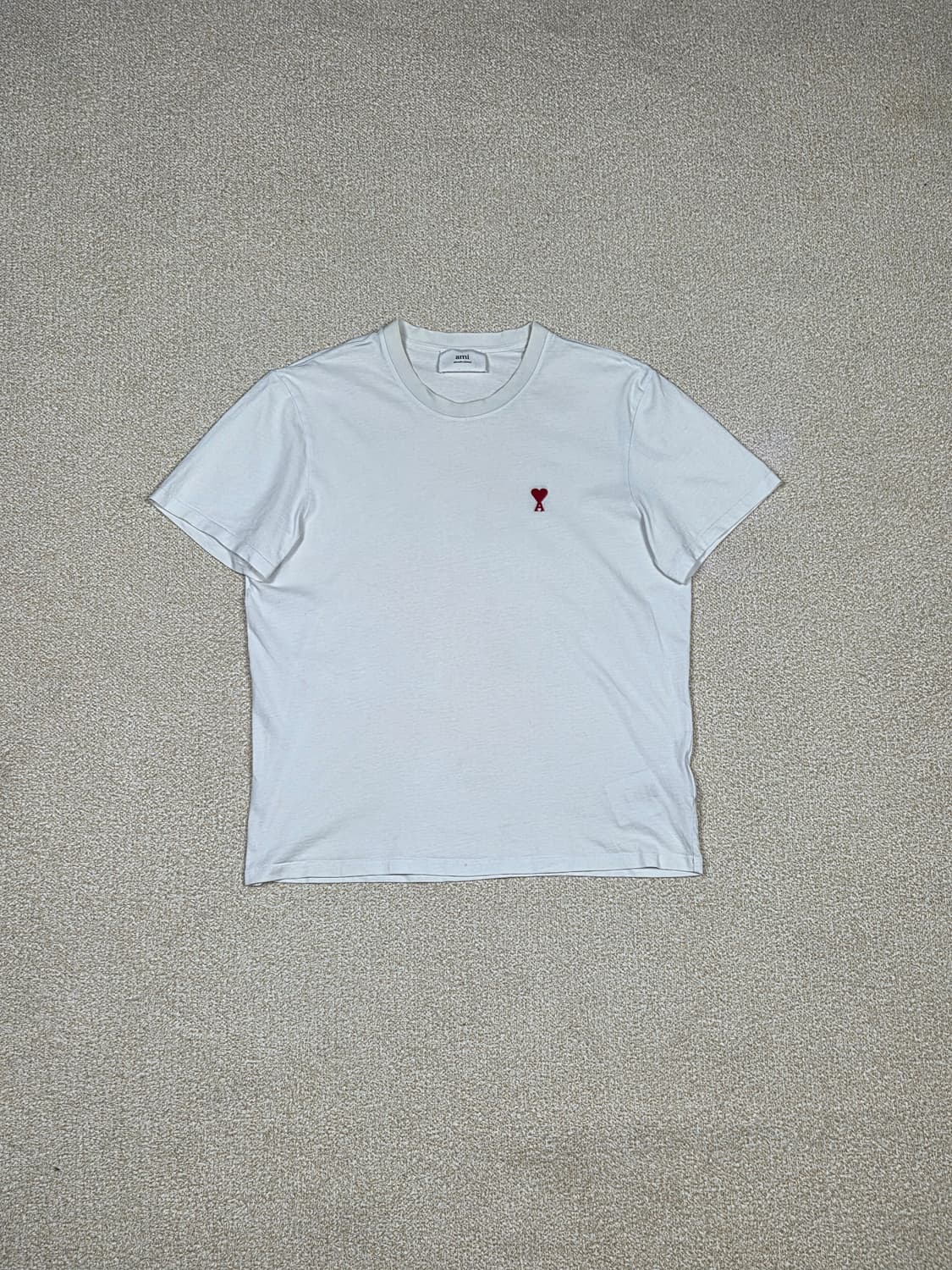 [아미] 아미 드 쾨르 스몰 하트 자수 반팔 티셔츠 | S00055 상품이미지1