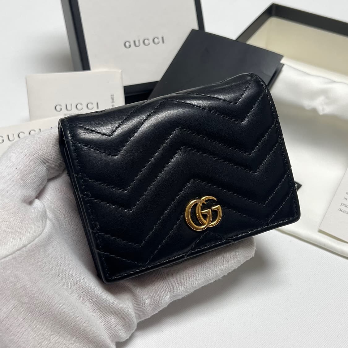 구찌 마틀라세 여성 중지갑 상품이미지2