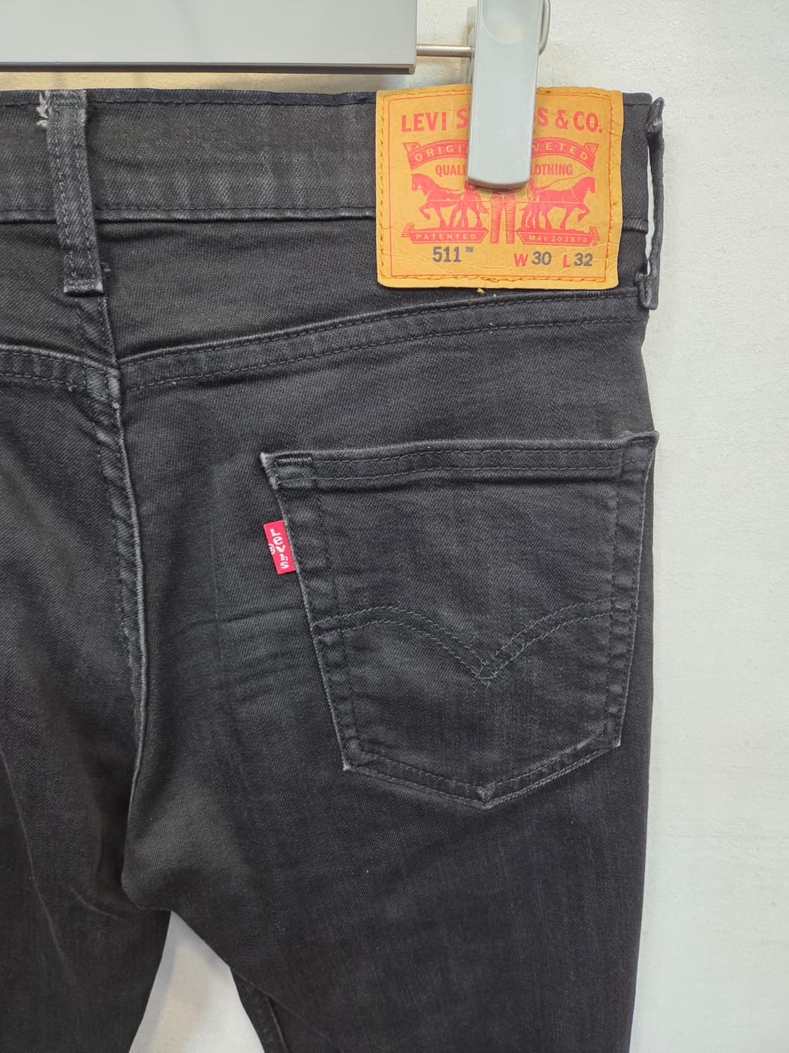 리바이스 511 블랙 데님팬츠 28 상품이미지3