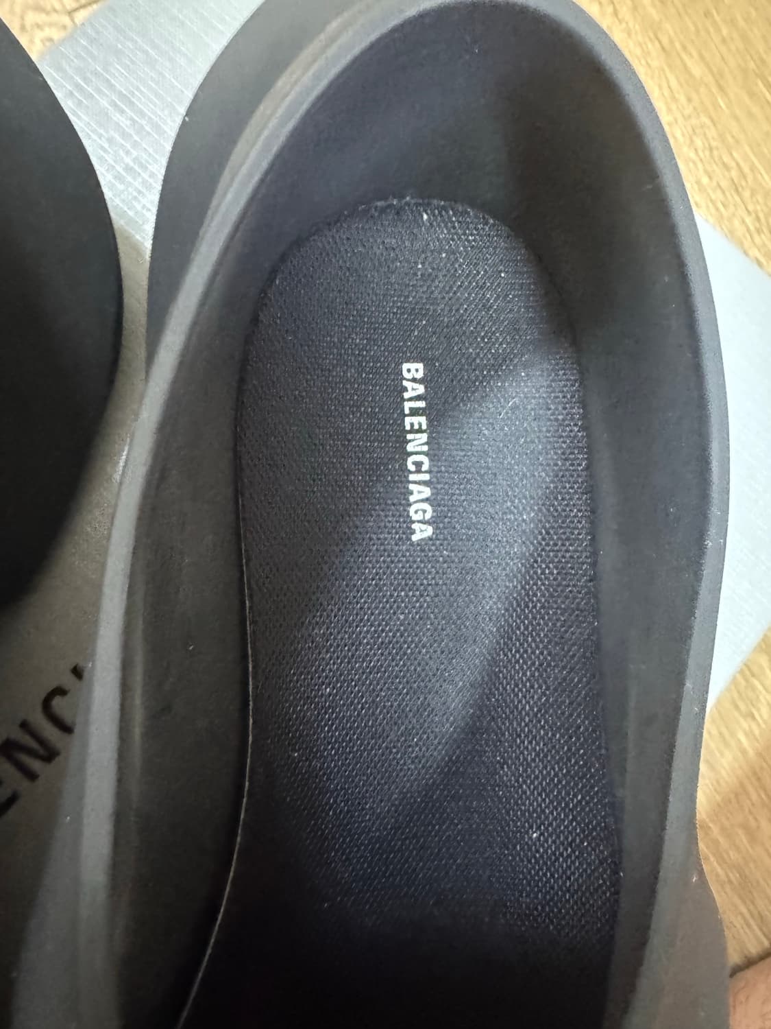 발렌시아가 스페이스 슈 42 상품이미지2