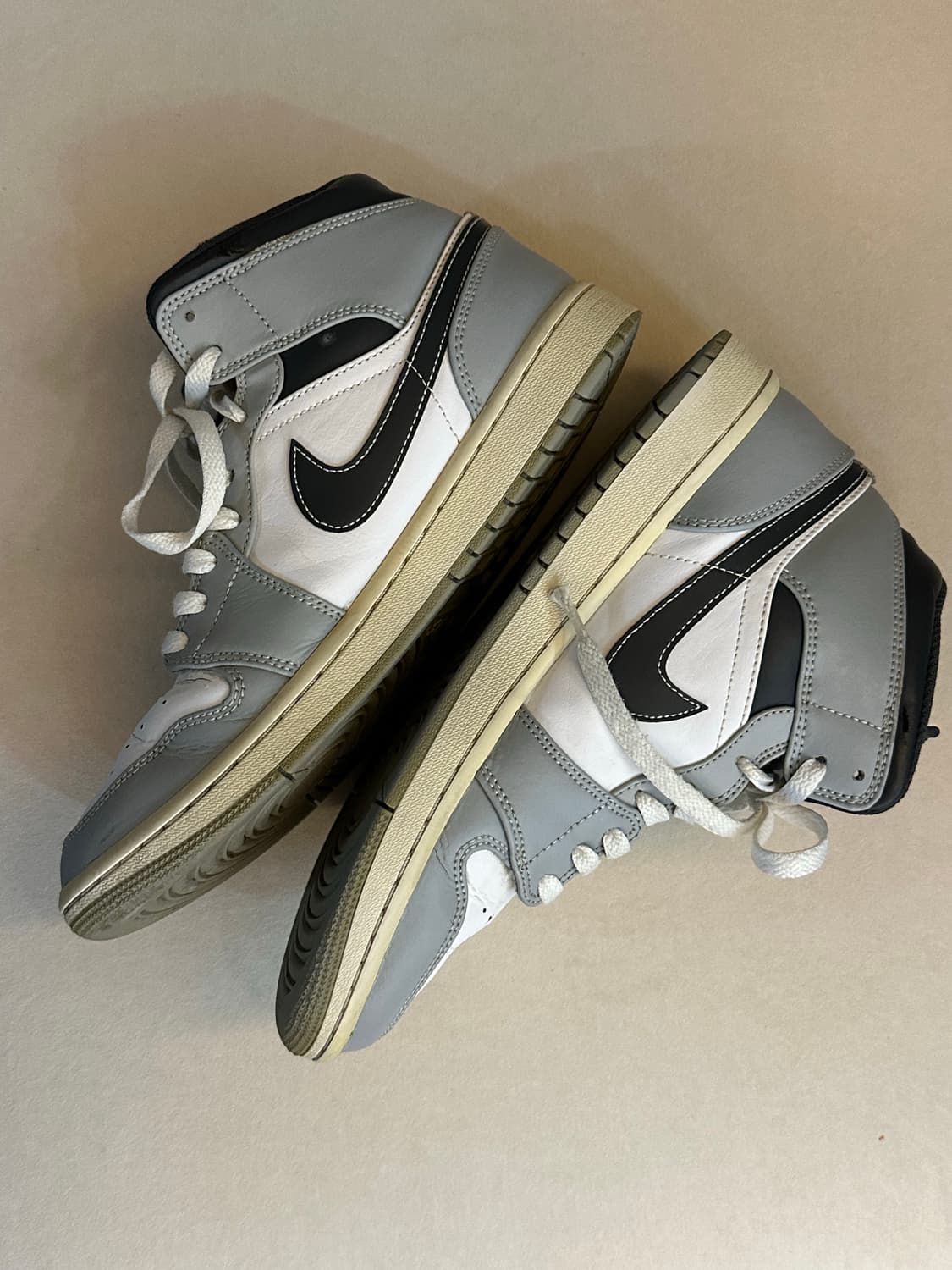 나이키 에어 조던 1 미드 스모크  상품이미지6