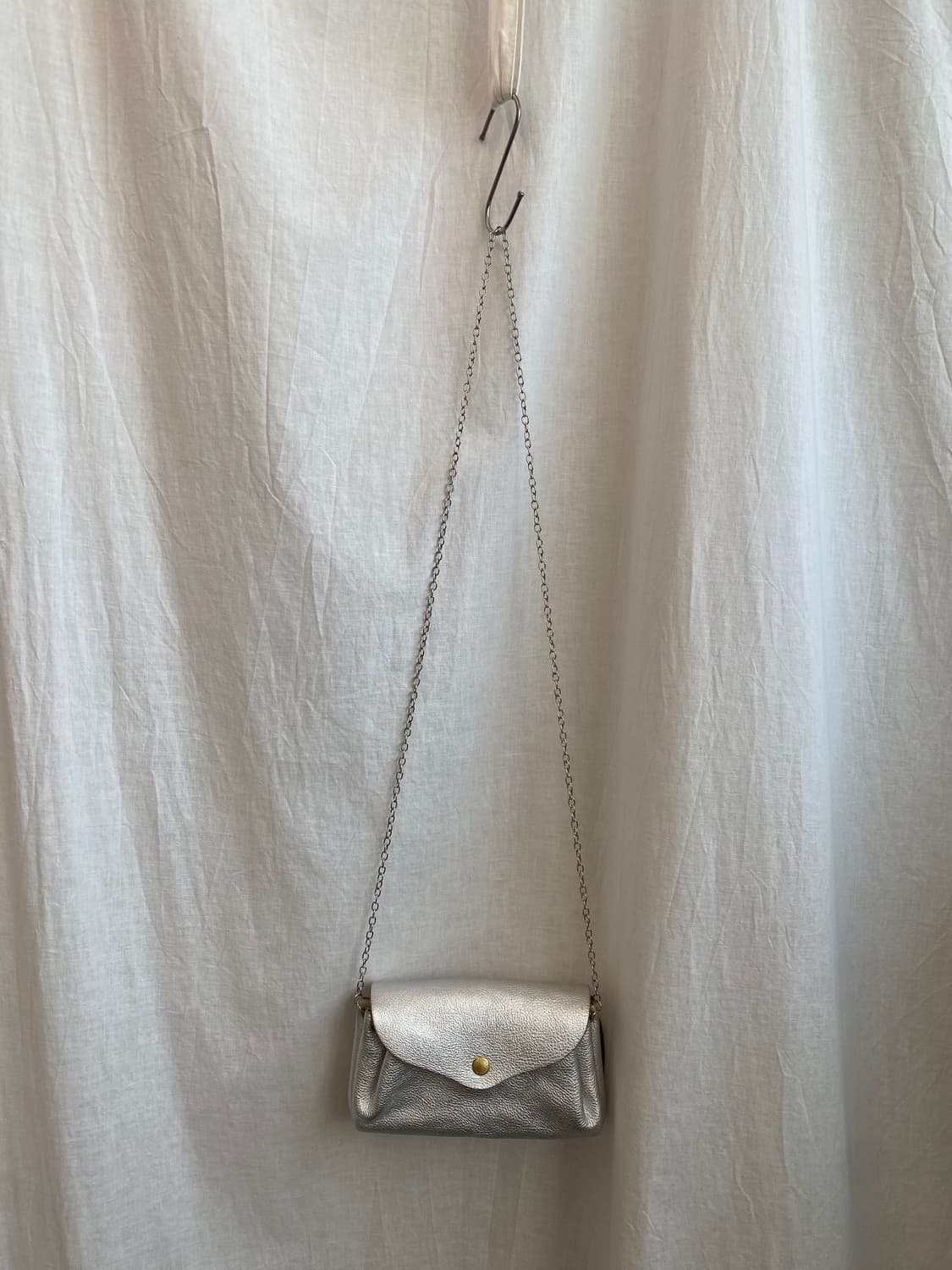 실버 리얼레더 크로스백 상품이미지5