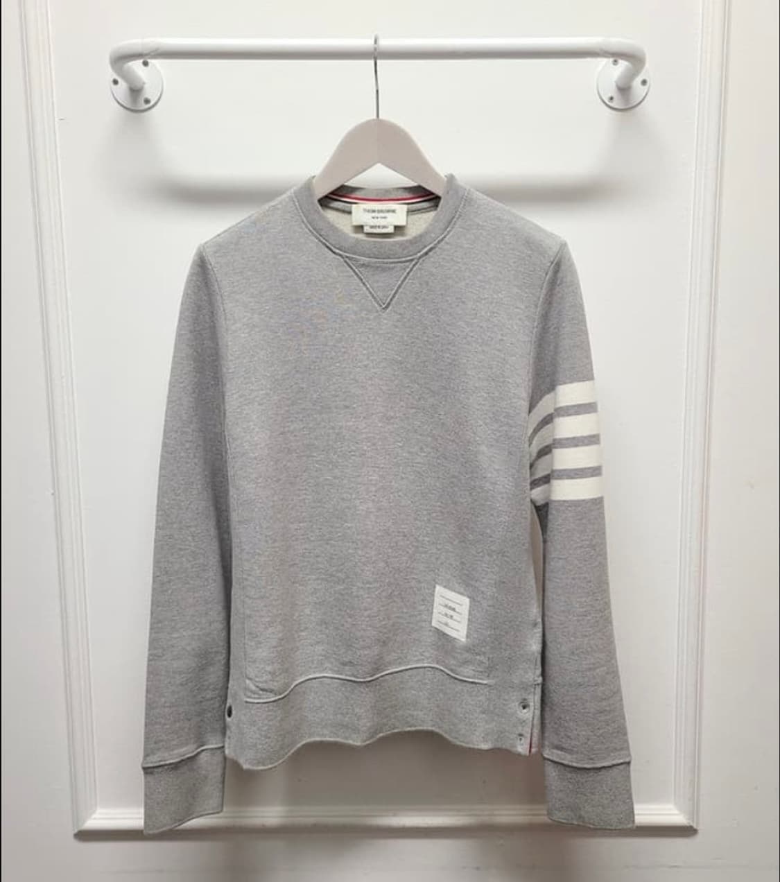 [정품] 톰브라운 사선 완장 클래식 맨투맨 M 상품이미지4