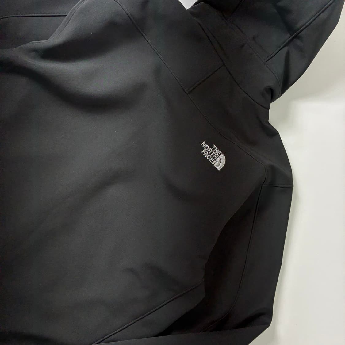 The northface  노스페이스 소프트쉘 윈드브레이크 후드 자켓  상품이미지4