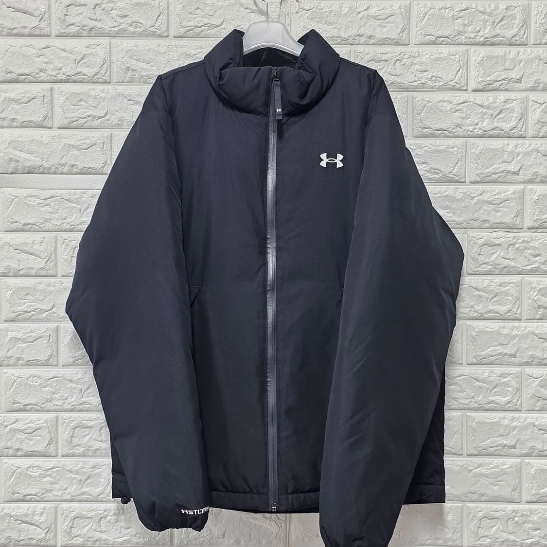 택포) 언더아머 패딩 M 사이즈 상품이미지1