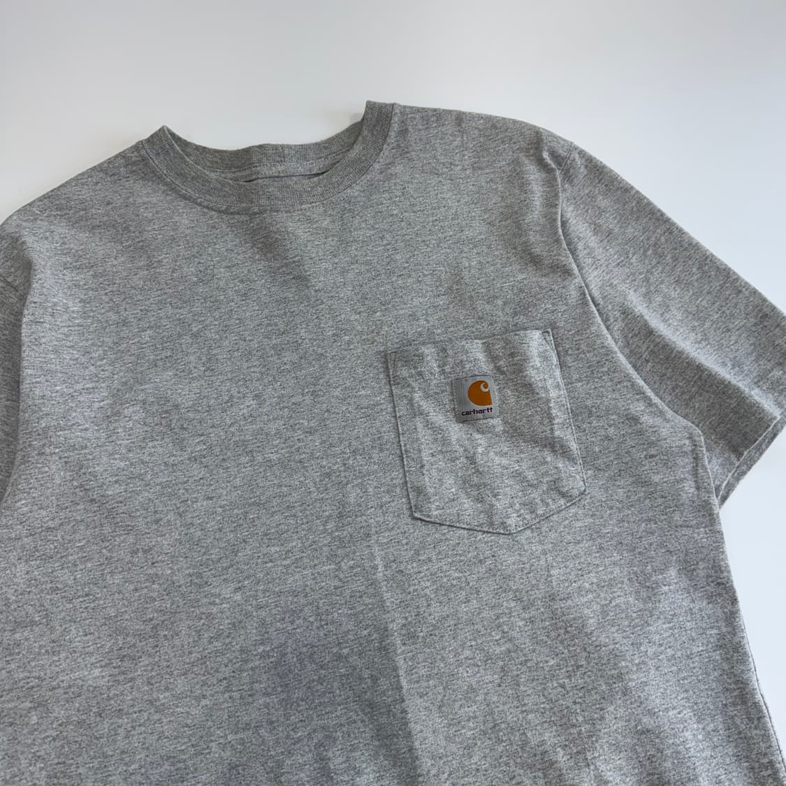 Carhartt 칼하트 원포켓 그레이 반팔티  상품이미지4
