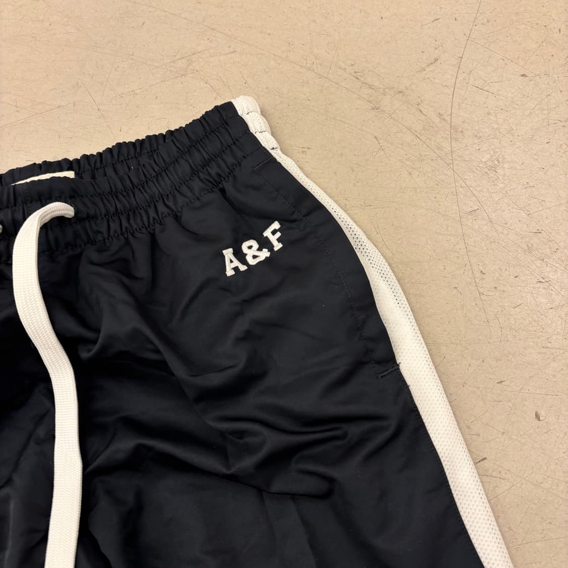 아베크롬비 사이드라인 트레이닝 팬츠 상품이미지2