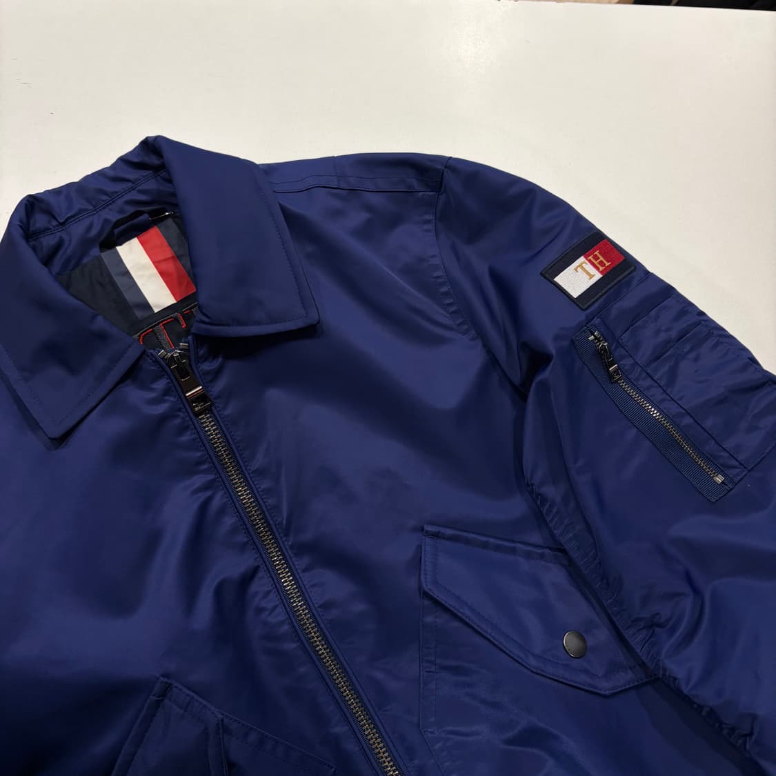 [M] 타미힐피거 빅로고 자수 봄버 자켓 네이비 D798 상품이미지3