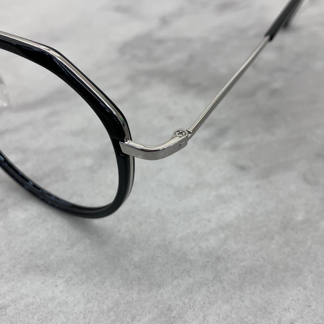 C41 FZ 실버 블랙 라운드 콤비 메탈테 안경 상품이미지2
