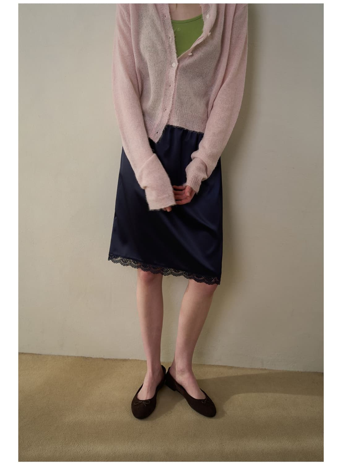 위드아웃썸머 새틴스커트 네이비 상품이미지1