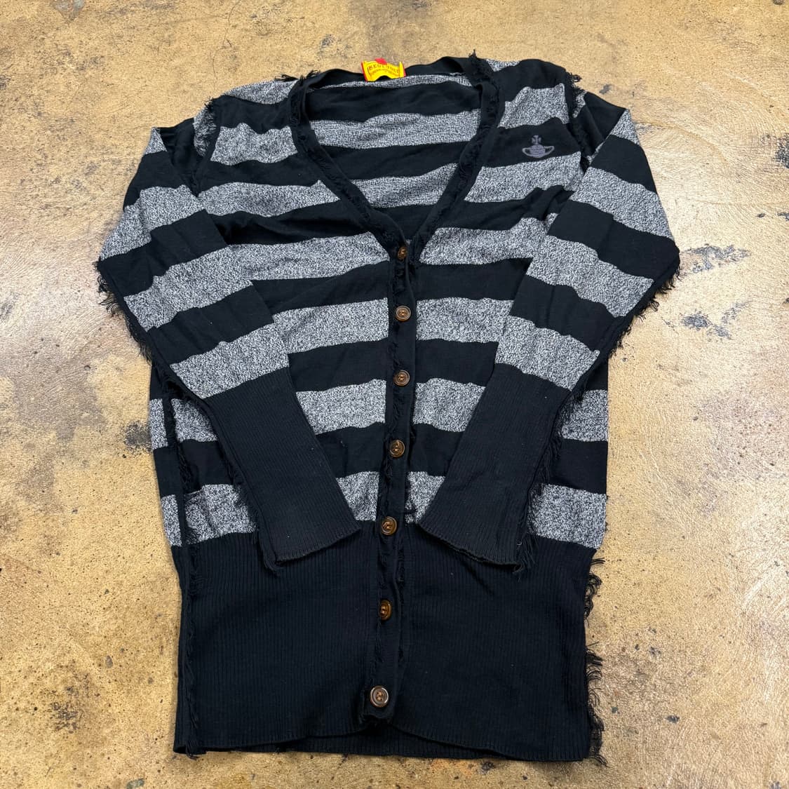 비비안웨스트우드 블랙 그레이 스트라이프 브이넥 가디건  상품이미지2