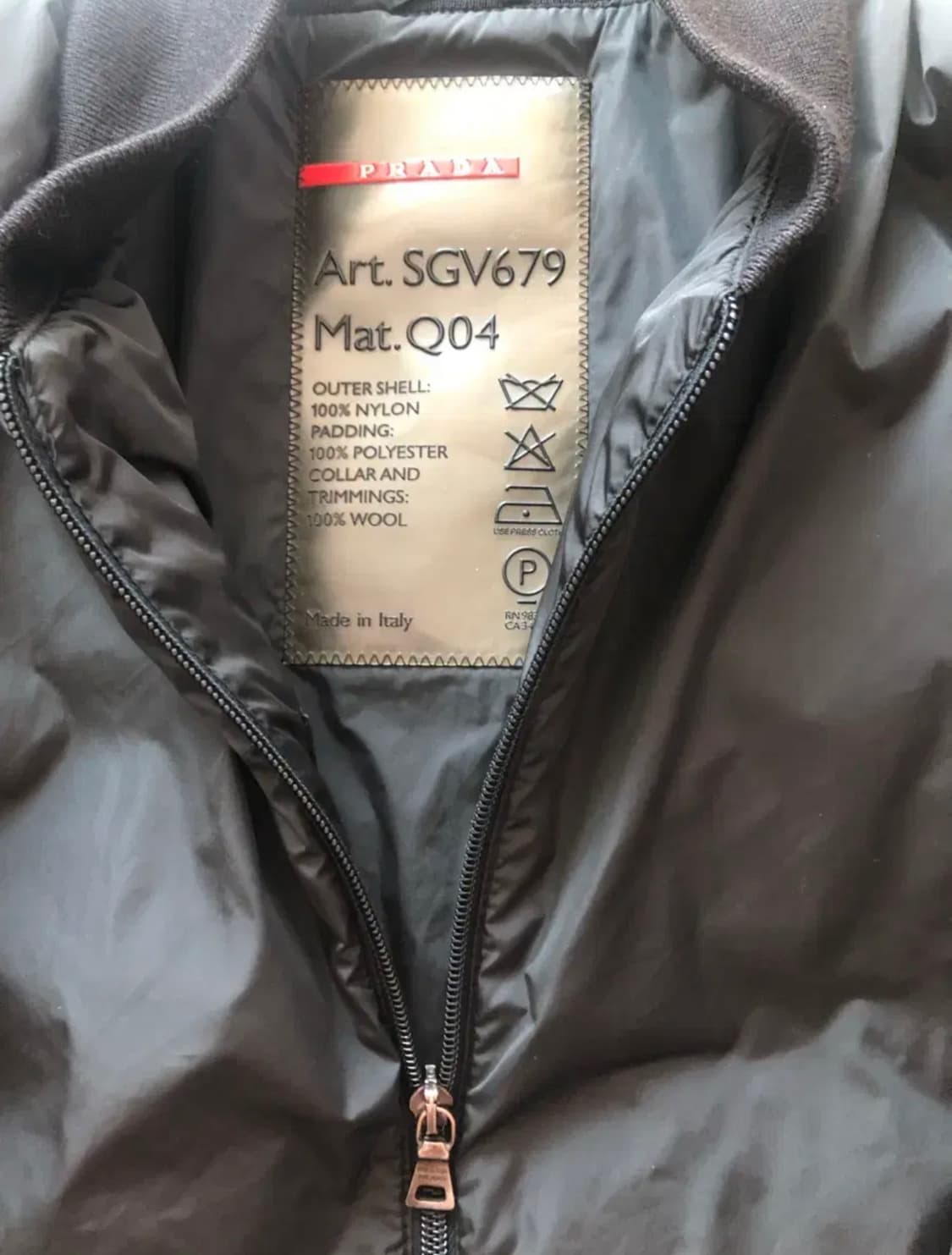 프라다 패딩집업50 상품이미지2