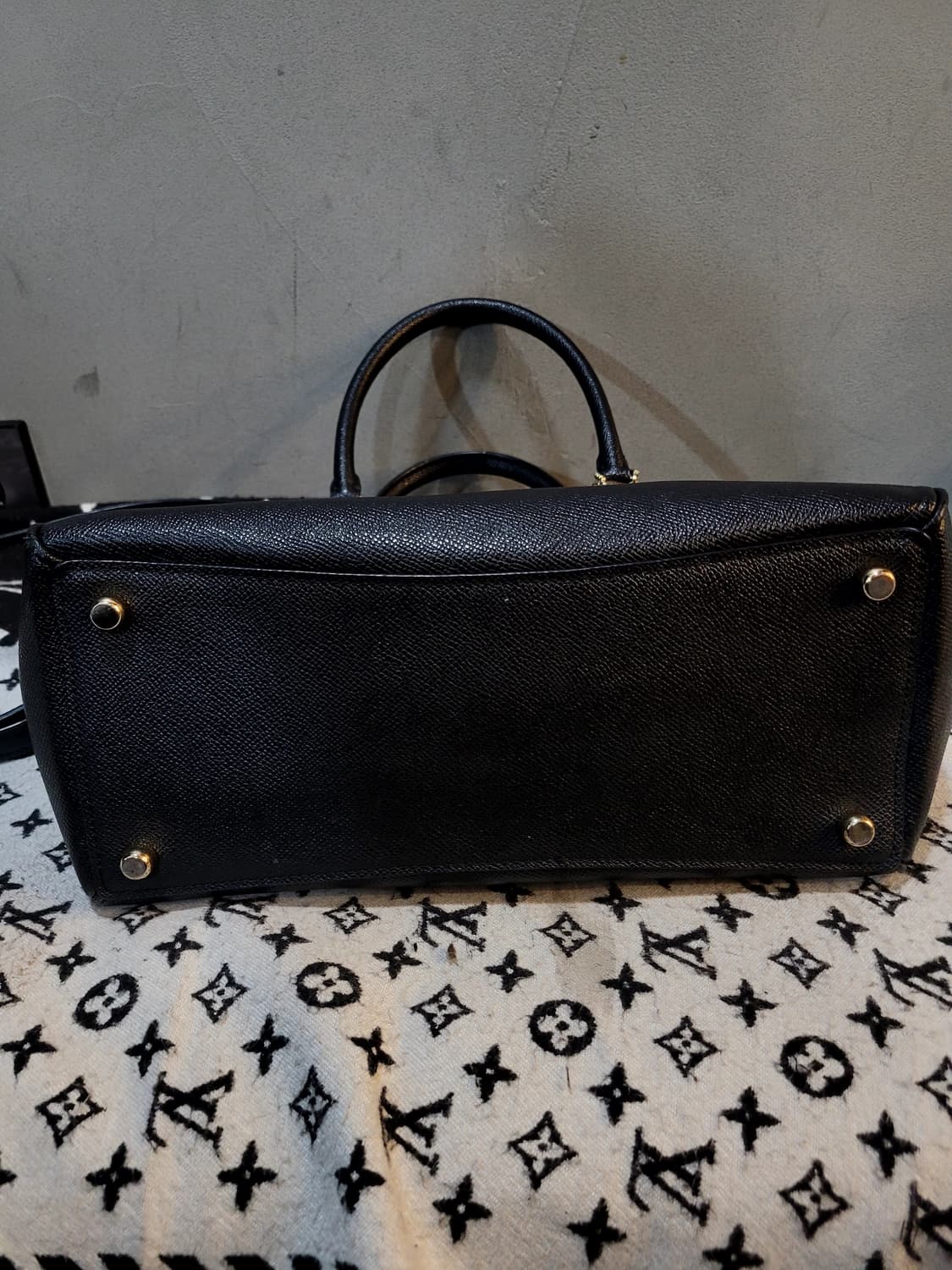 정품 코치 사피아노 가죽 사첼백  상품이미지6