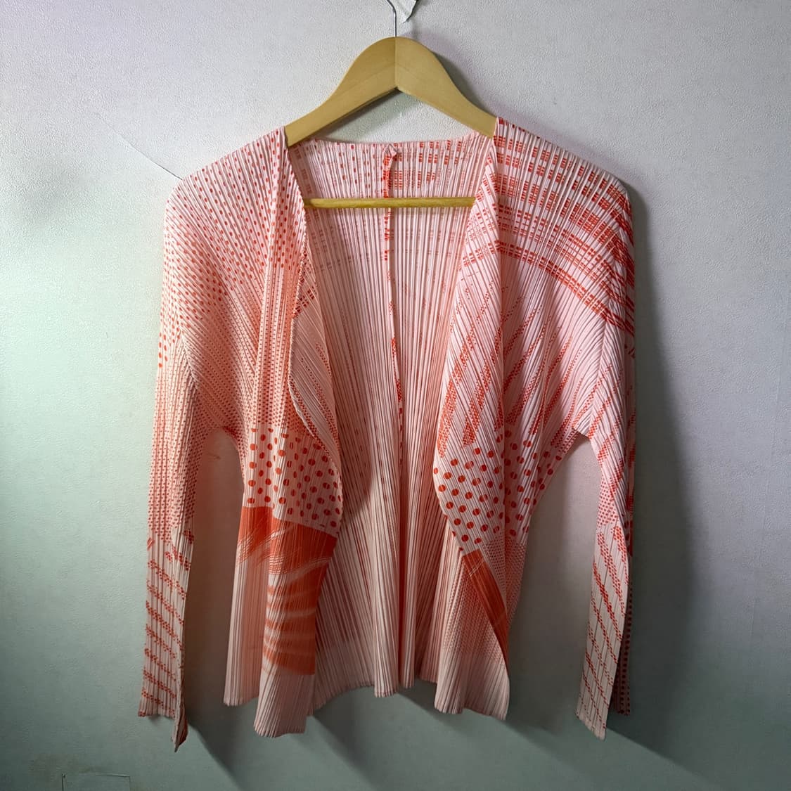 이세이미야케 플리츠플리즈 여성 도트 믹스 가디건 (프리) 상품이미지9