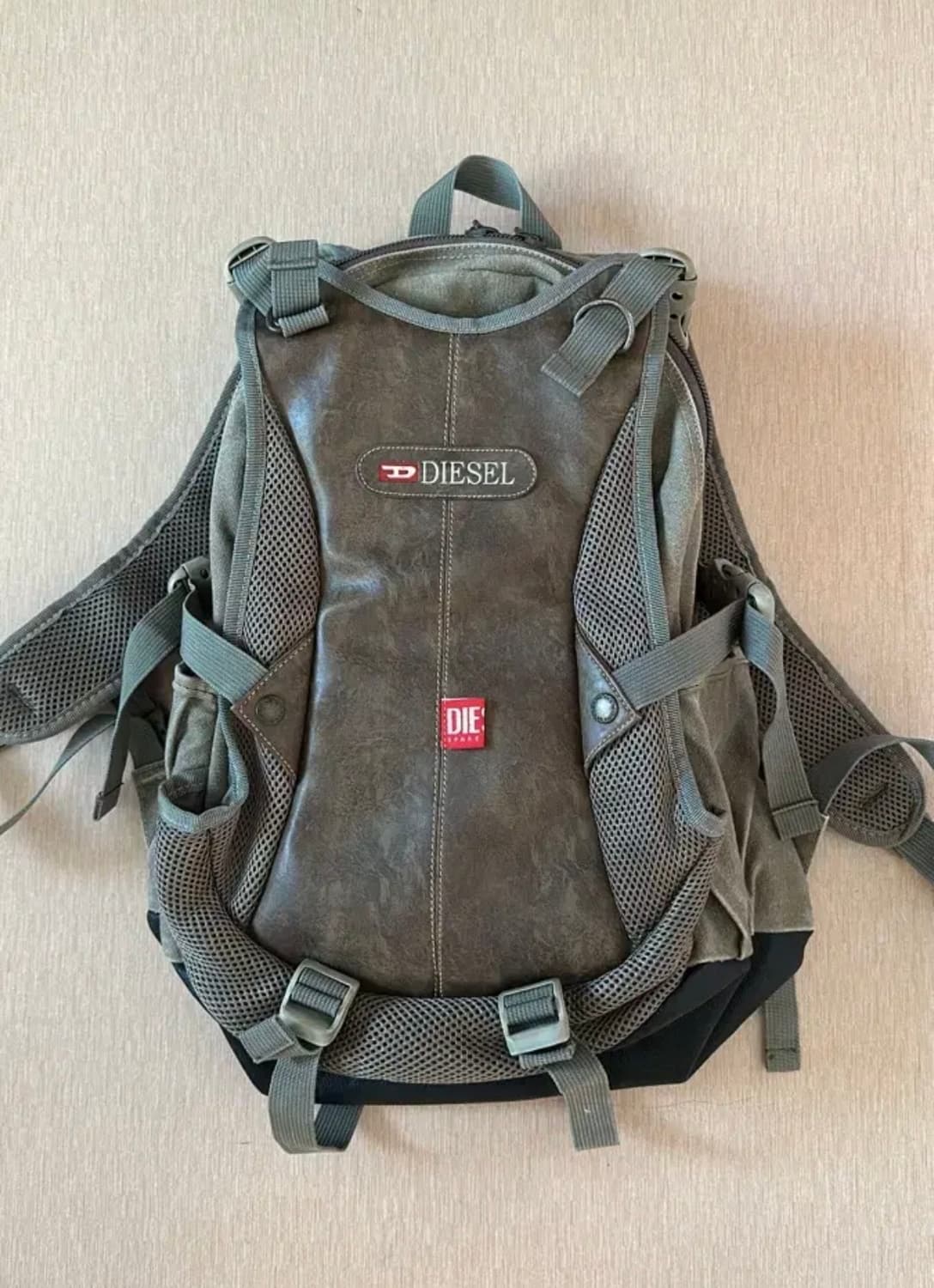 디젤 d로고 빈티지 캔버스 레더 백팩 20L 상품이미지1