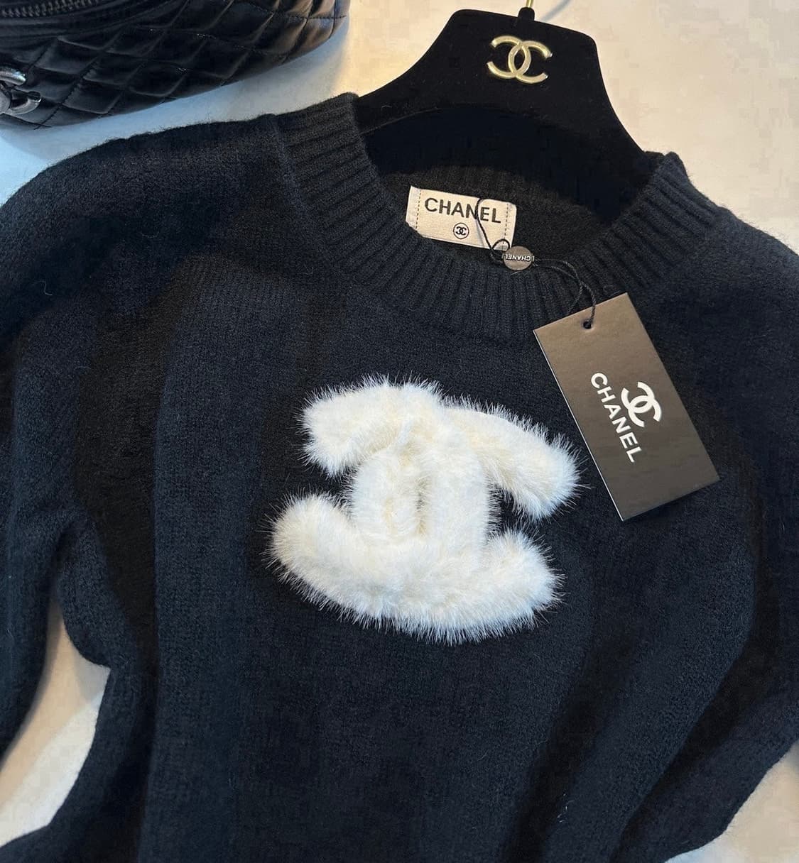 (새상품)샤넬퍼로고니트 상품이미지3