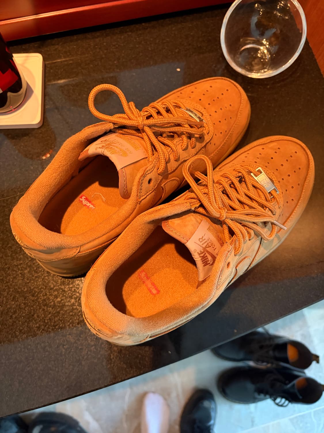 나이키 에어포스1 슈프림 된장 260 (전시용급) 상품이미지2