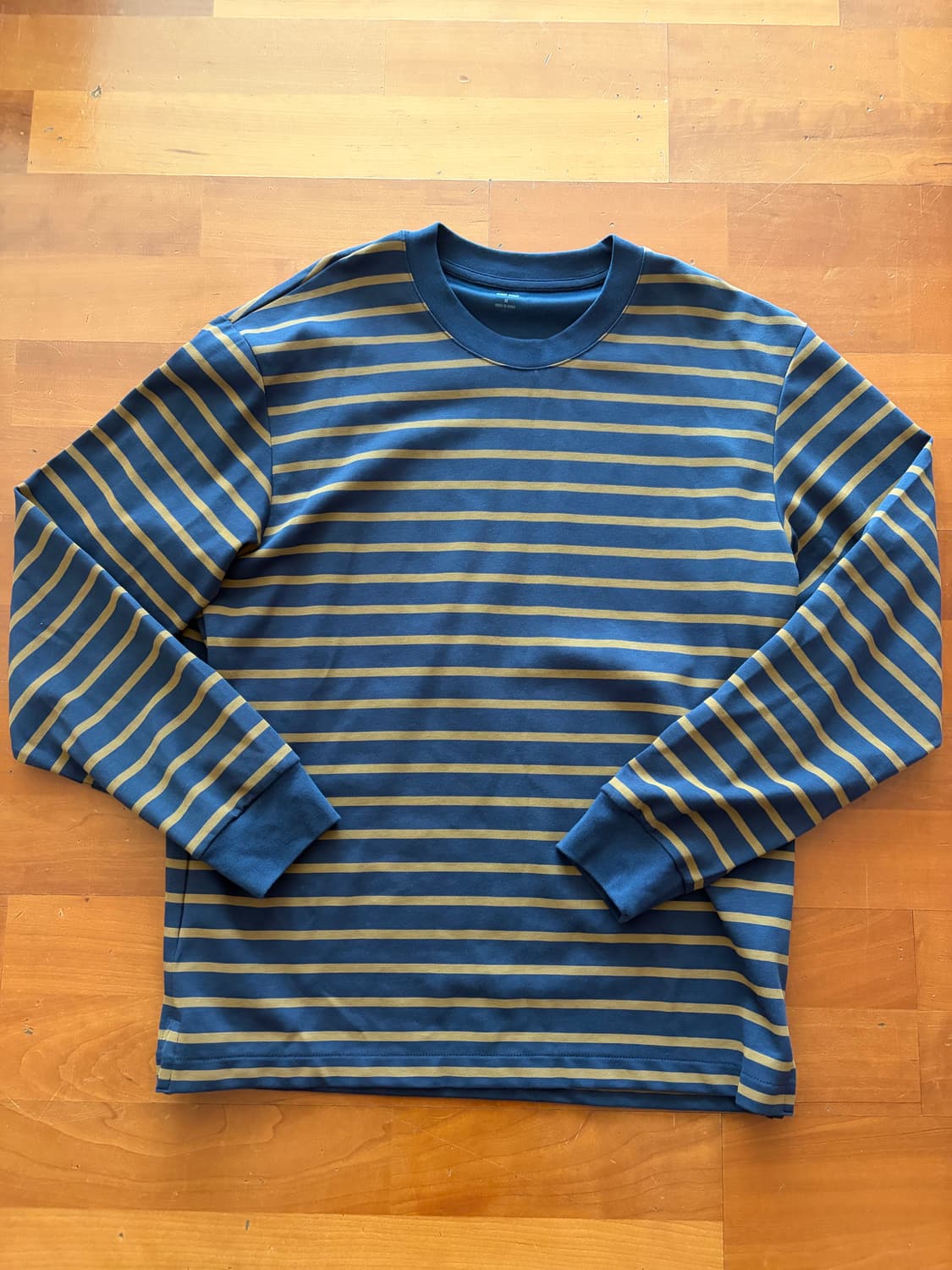 유니클로 에어리즘 롱슬리브 m 상품이미지5