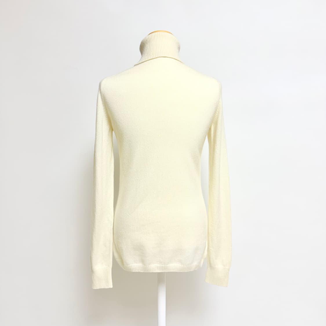 [캐시미어 100%] 유니클로 터틀넥 목폴라 아이보리 니트 M 상품이미지3