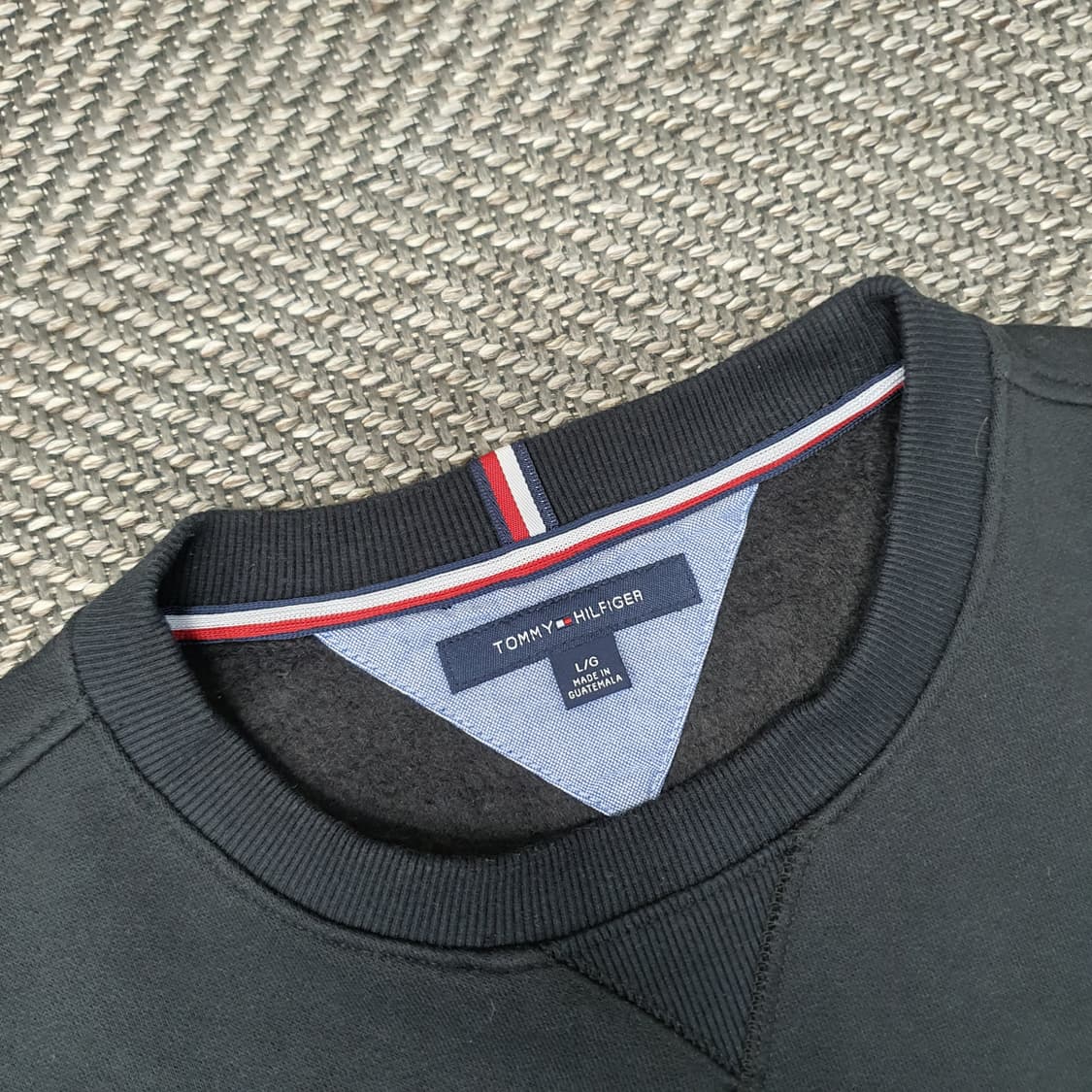 타미힐피거 슬림핏 기모 맨투맨 남자105 상품이미지2