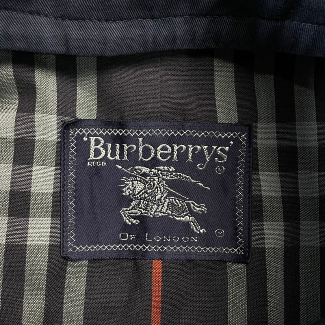 100-105 버버리 트렌치코트  상품이미지3