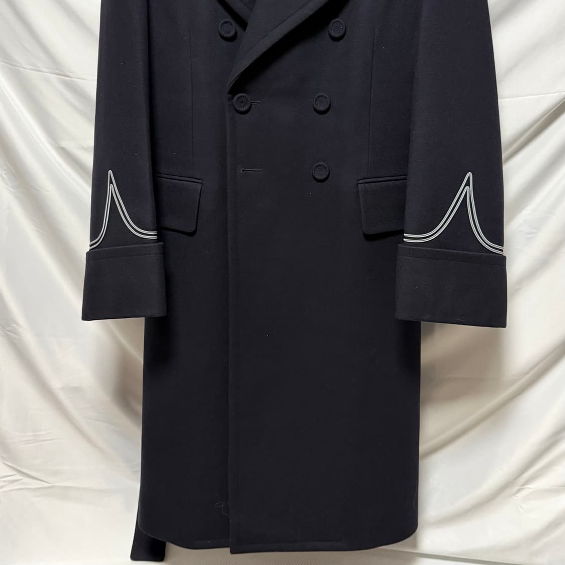 [S+급/48] 디올 파이핑 벨트 코트 블랙 상품이미지3