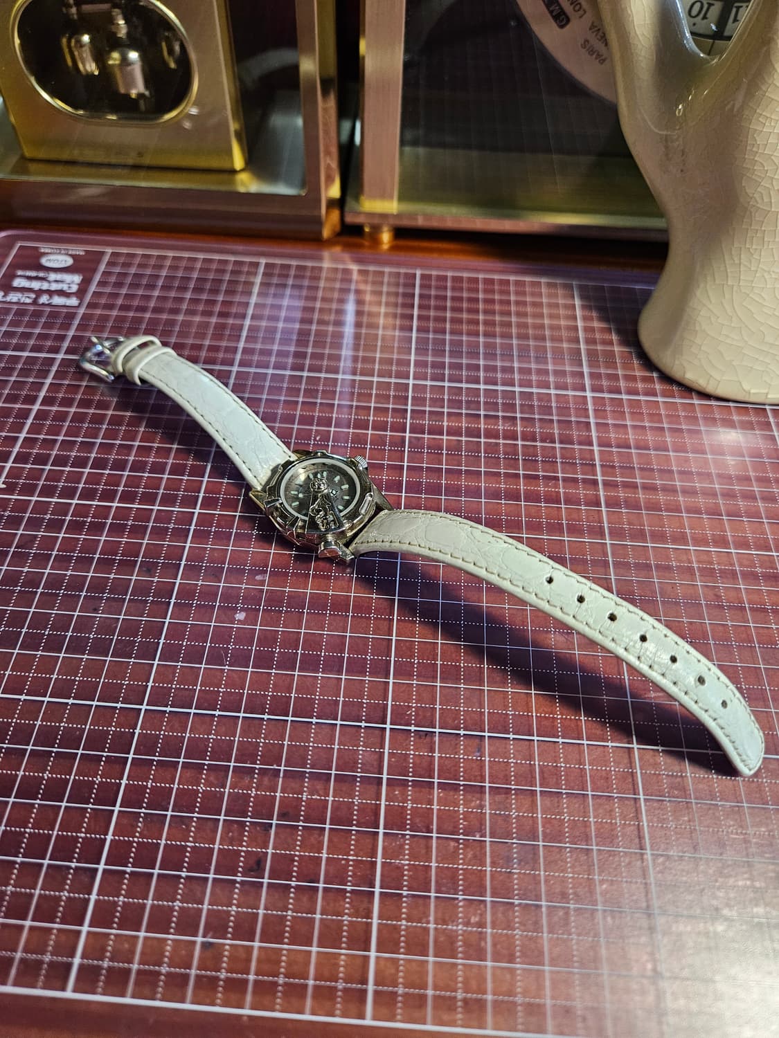 빈티지 스위스 쿼츠 무브먼트 헤비메탈 화이트 가죽 여성 손목시계 상품이미지5