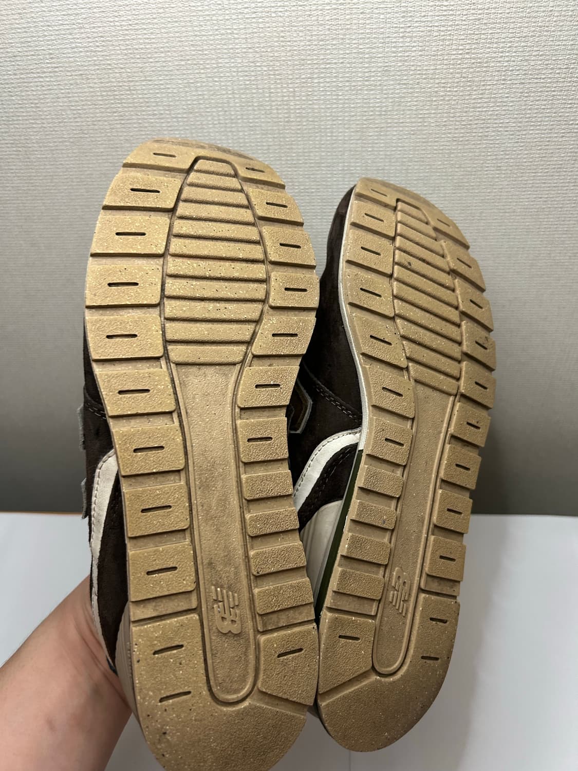 뉴발란스 996 UG2 브라운 상품이미지5