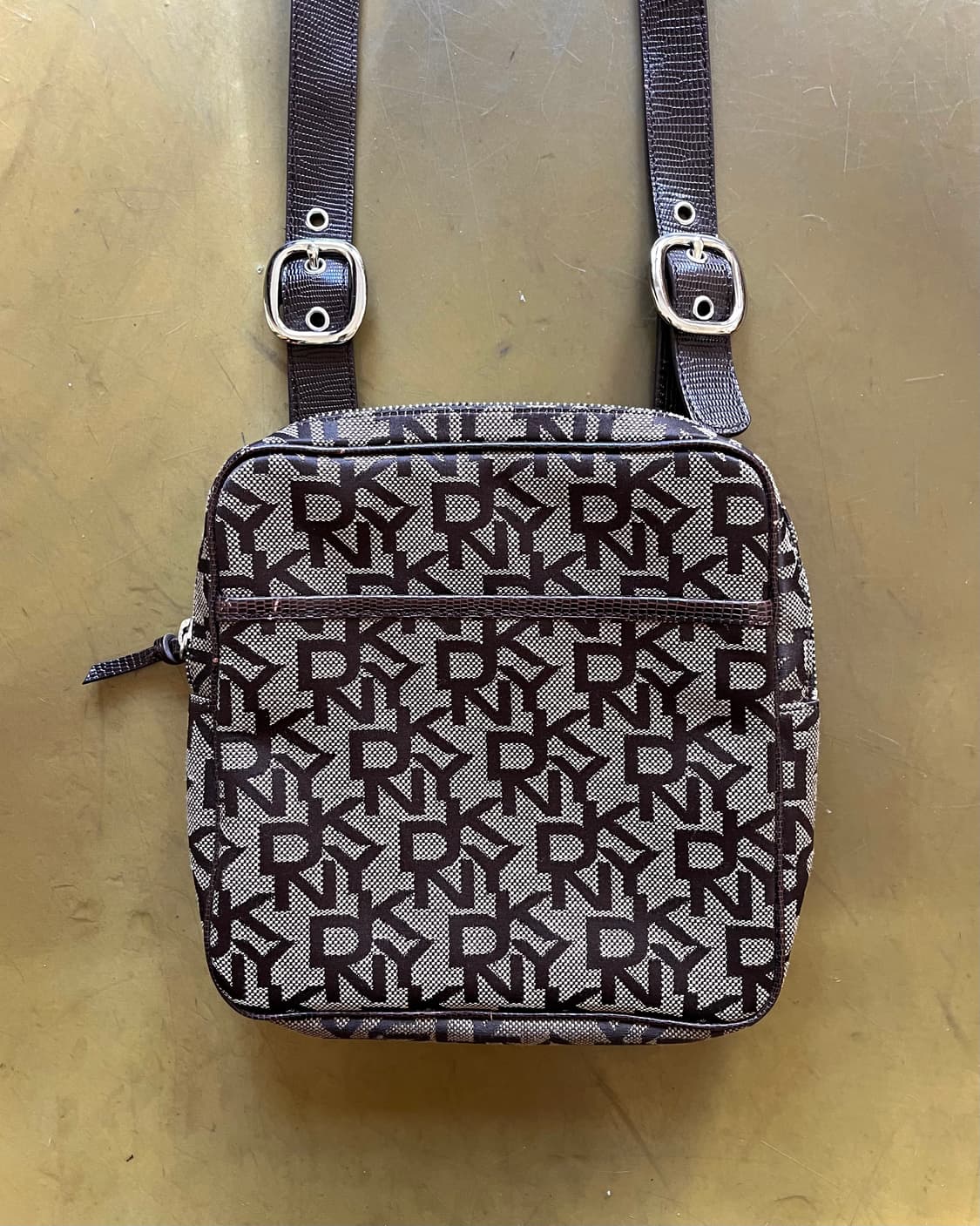 2000s Donna Karan Spel-Out Old Cross Bag 상품이미지3