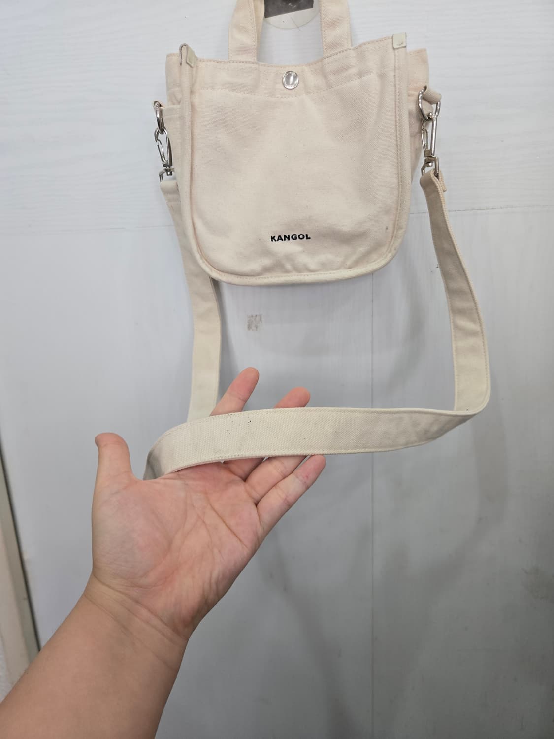 KANGOL 캉골 크로스백! 깔끔한 디자인! 크로스끈도 있습니다~ 상품이미지6