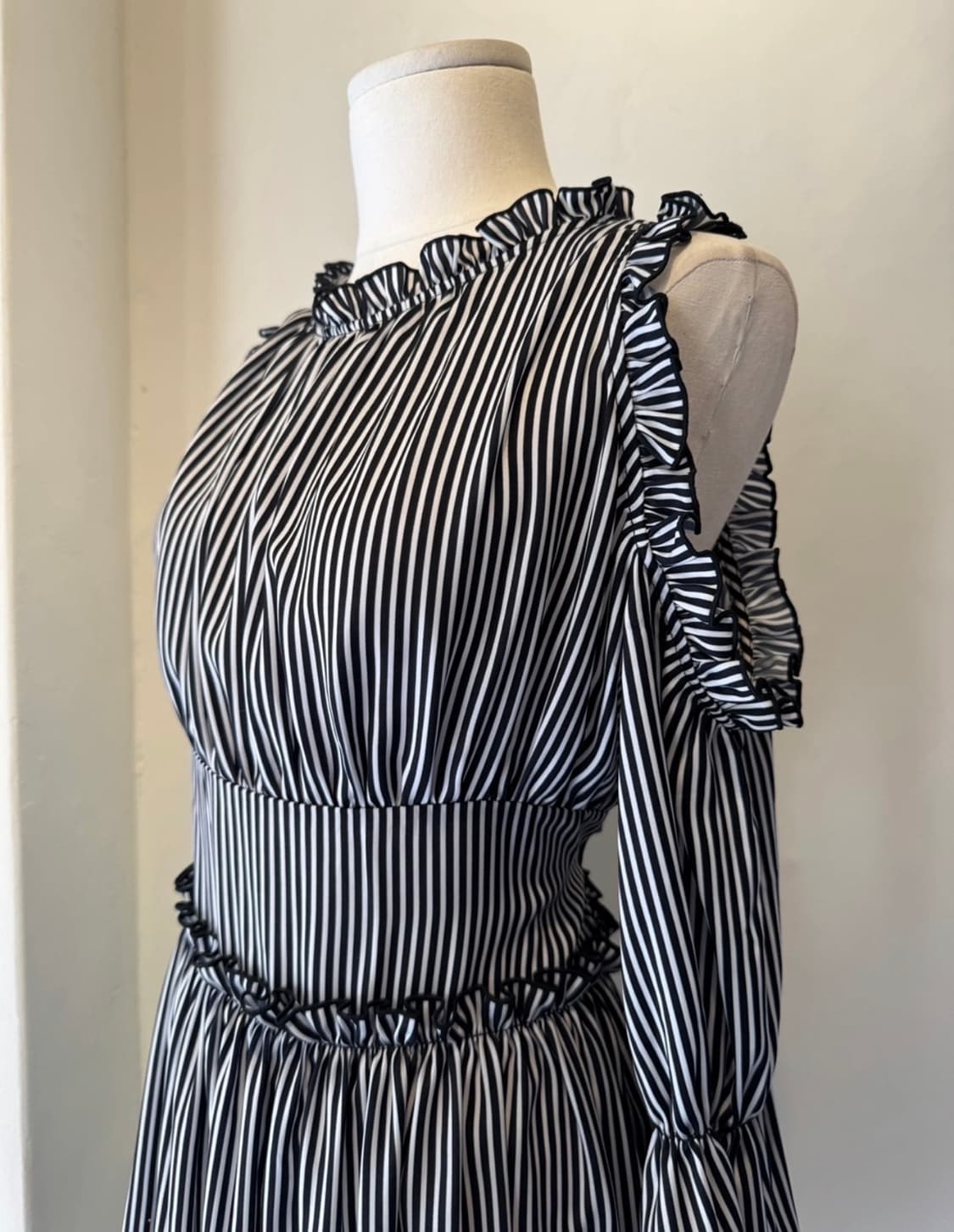 {촬영용제품할인}새상품 Maje 스트라이프 컷아웃 원피스 2사이즈(55사 상품이미지2