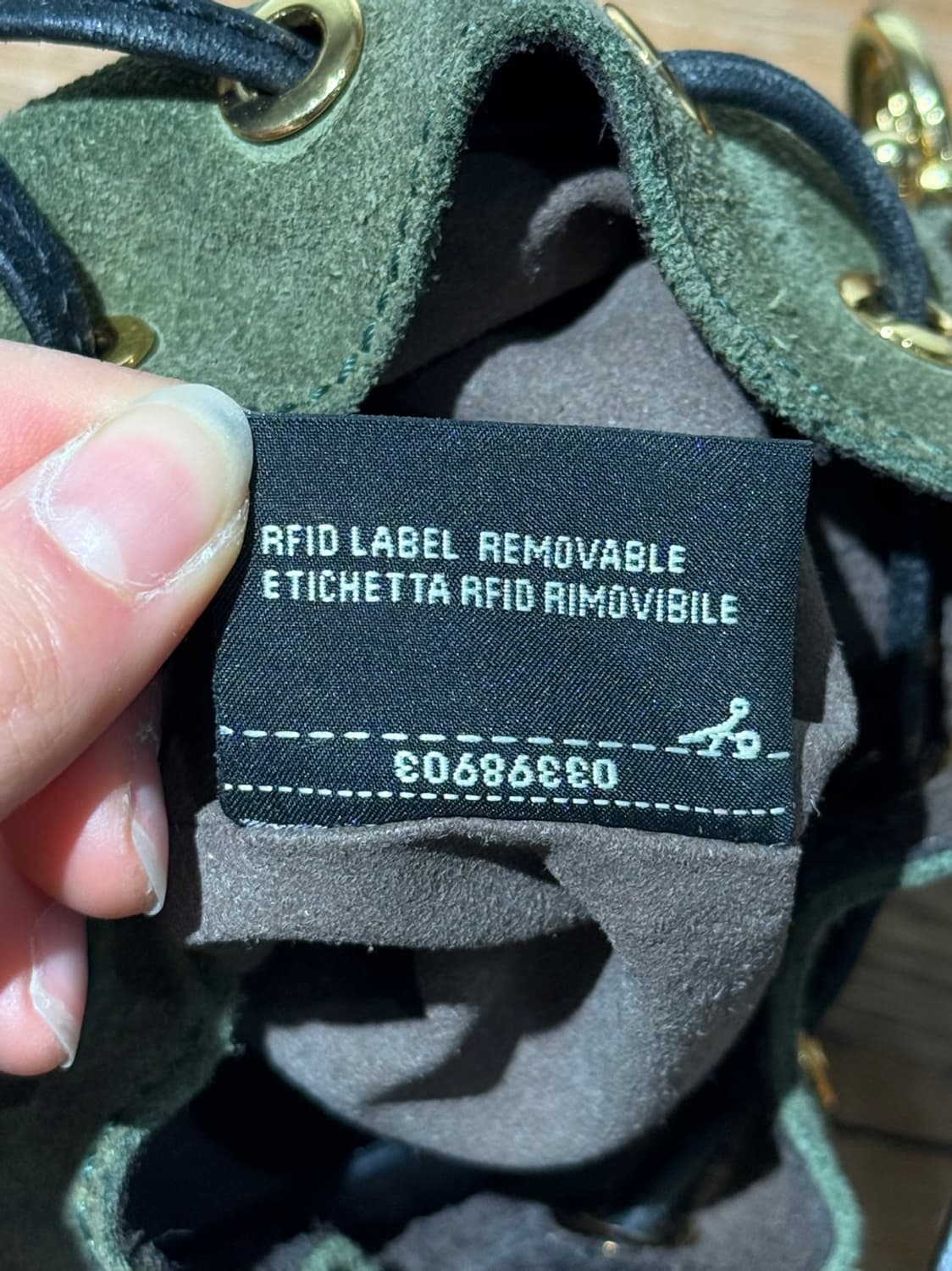 펜디 카키 몬트레조 미니 스웨이드 버킷백 상품이미지10