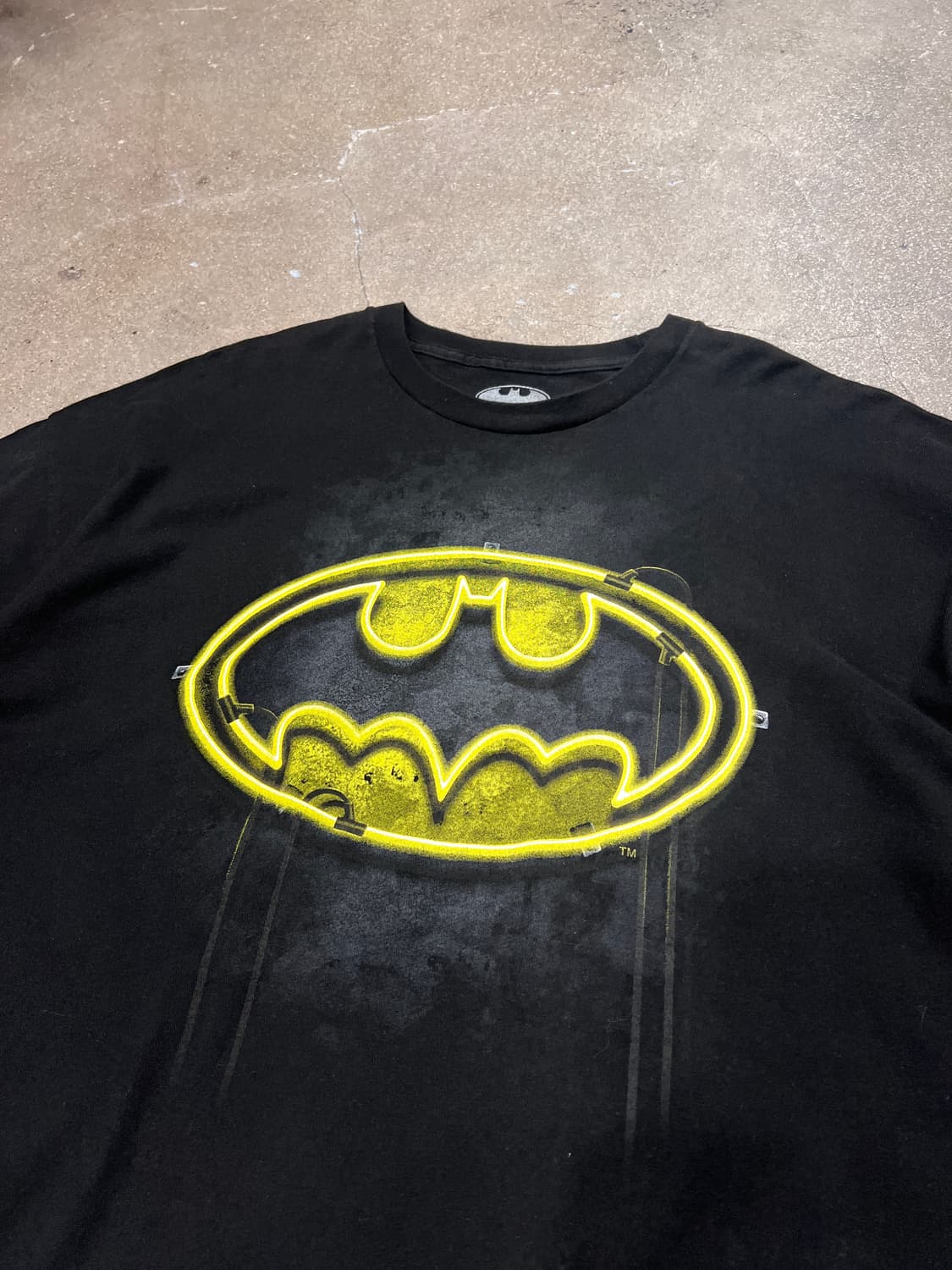 배트맨 네온 라이트 반팔티 상품이미지2
