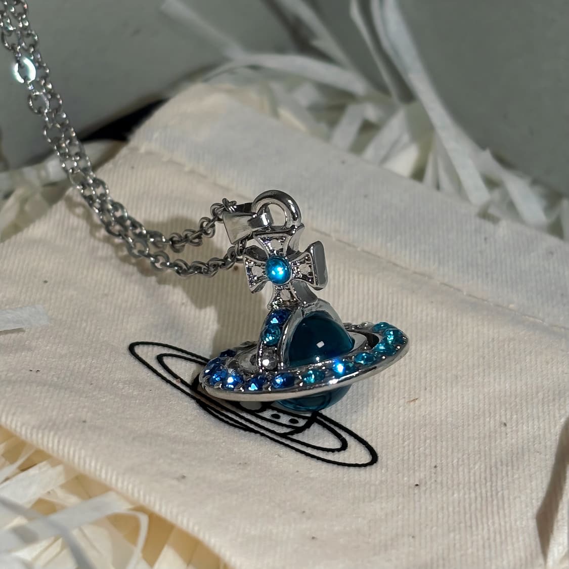 풀박스) 비비안웨스트우드 블루 오알비 펜던트 목걸이 상품이미지2