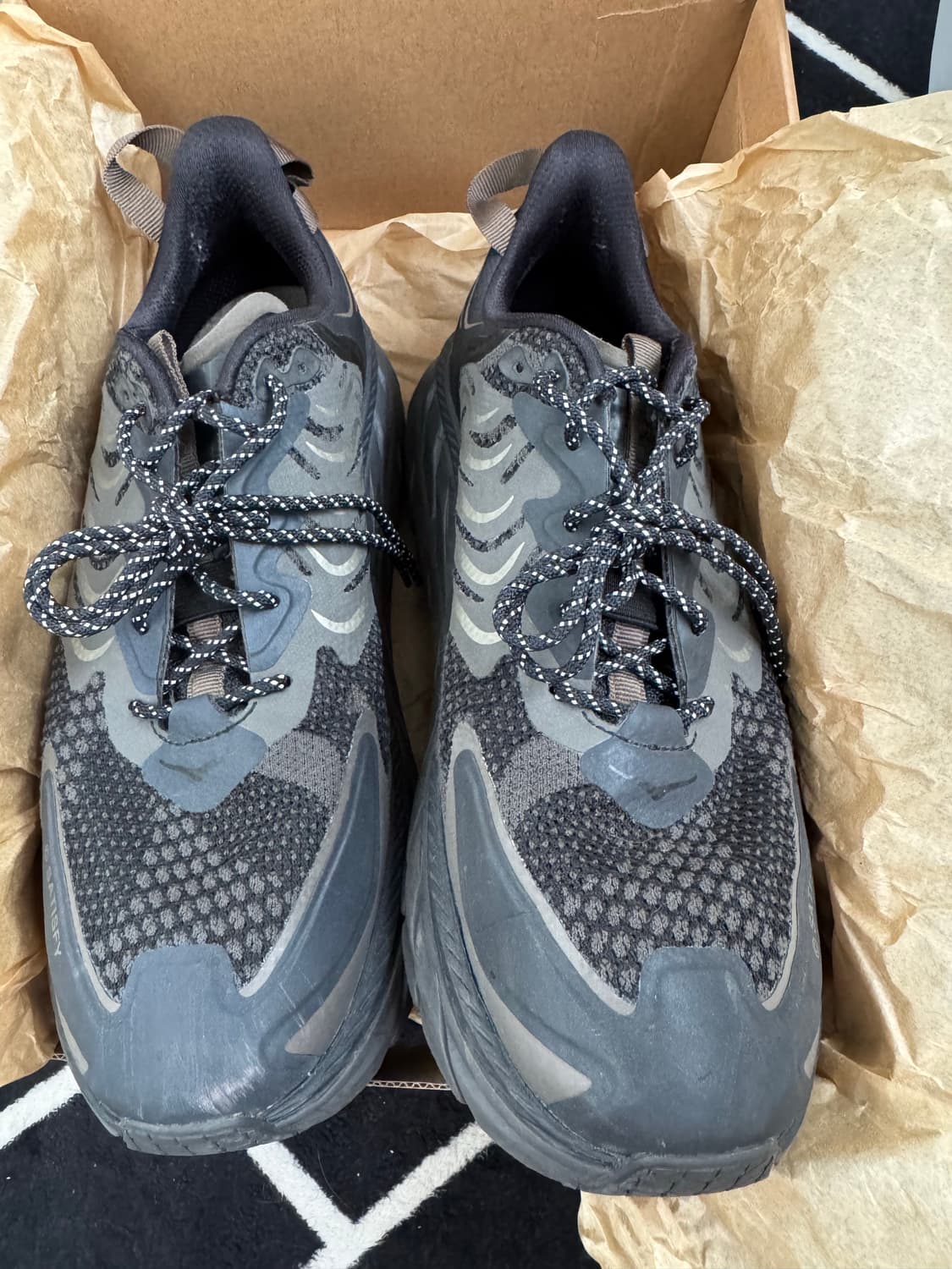 Hoka x Satisfy Clifton LS Forged Iron Bl 상품이미지4