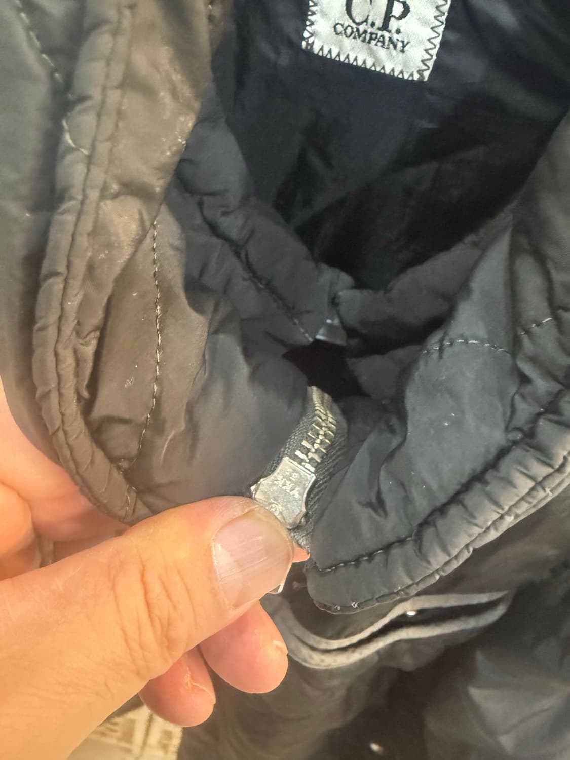 52/105 정품 cp컴퍼니 빈티지 퀼팅자켓 팝니다 상품이미지3