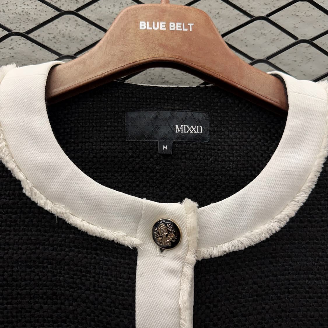 MIXXO 클래식 트위드 자켓 그레이빙 버튼 넥라인 프린지 디테일 상품이미지6