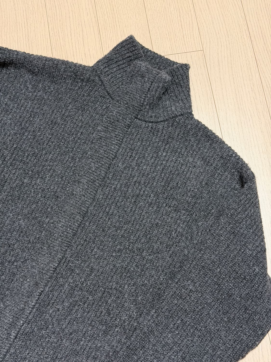 비슬로우 하이넥 니트 집업 자켓 차콜 상품이미지4