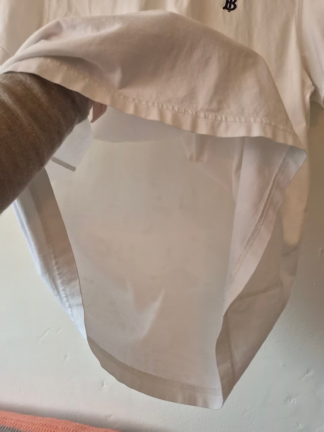 버버리 남성 화이트라운드반팔티셔츠 XL사이즈 상품이미지5