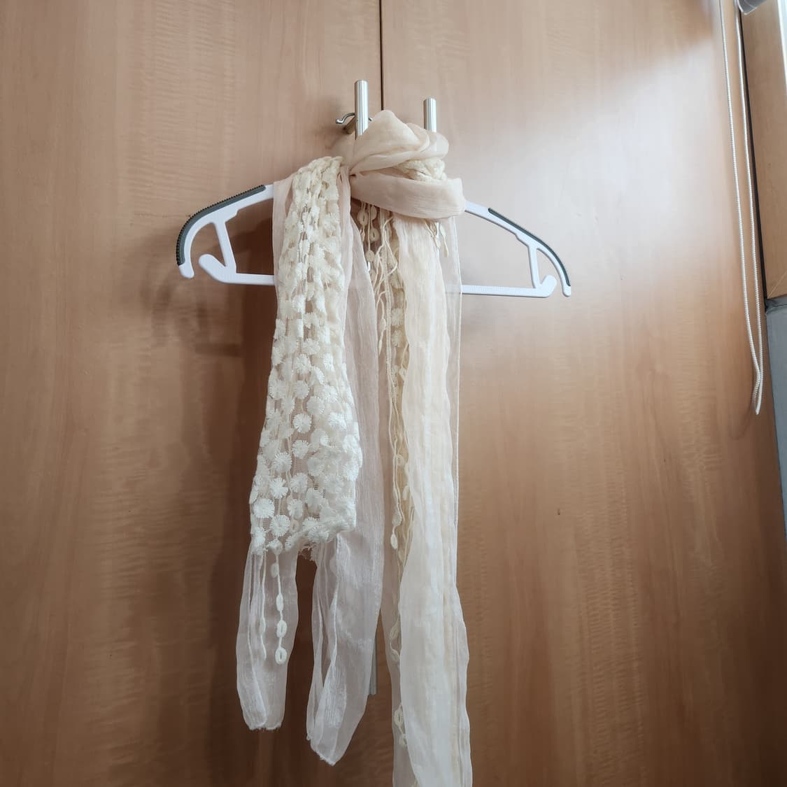 크림톤 플라워 레이스 스카프 상품이미지4