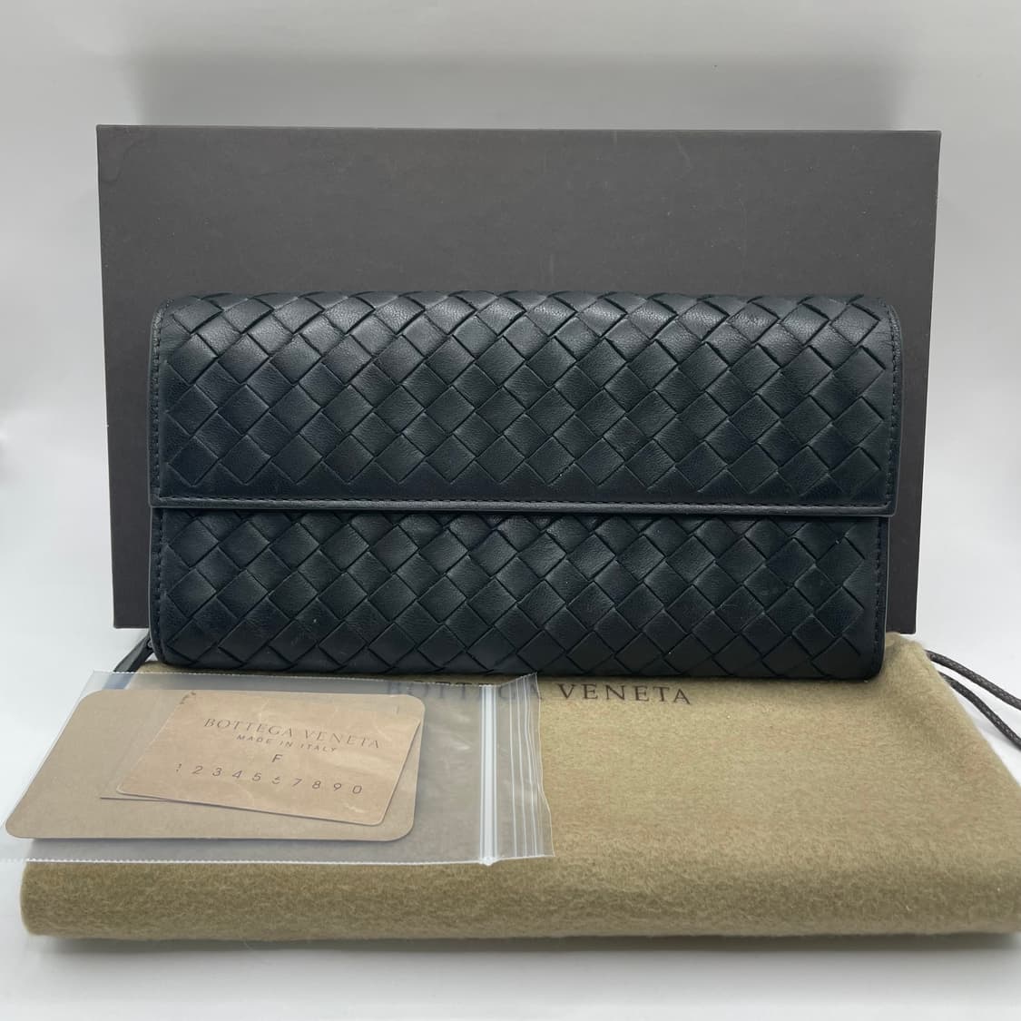 보테가베네타 인트레치아토 장지갑 상품이미지1