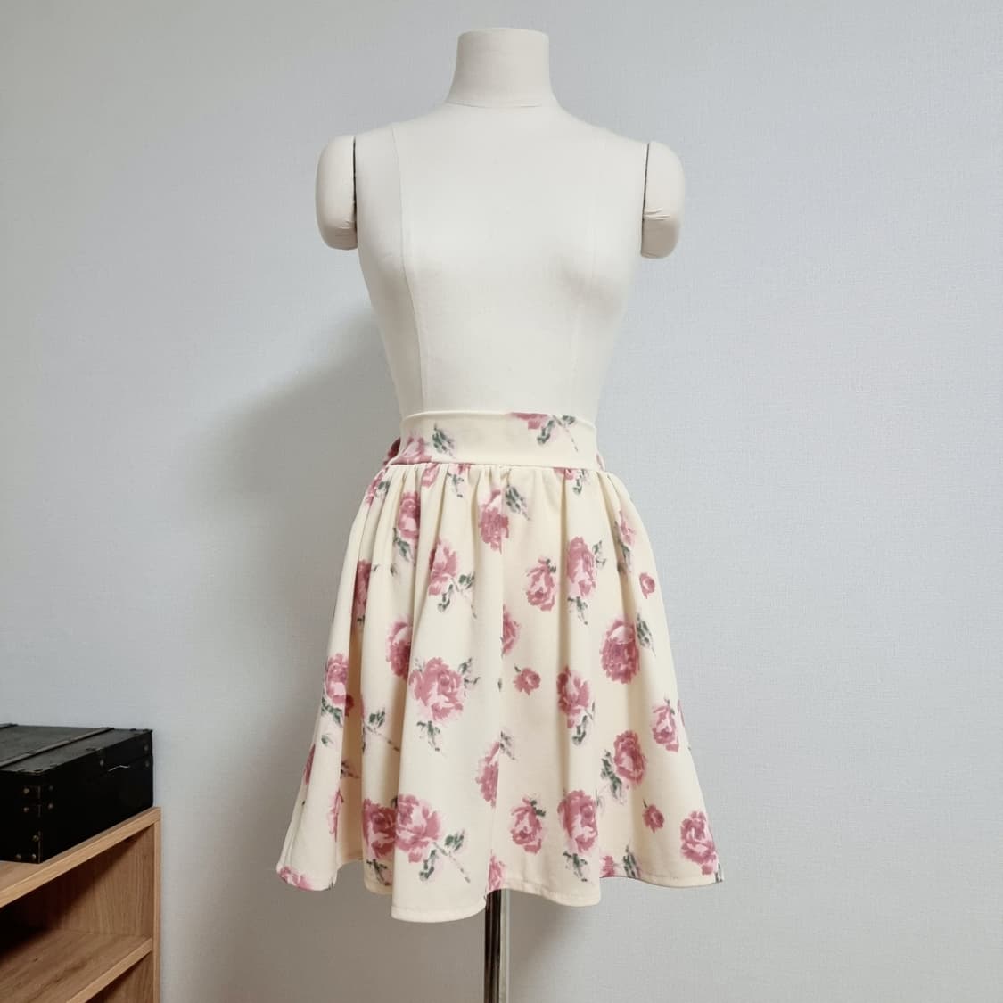 일본구매 허리뒷밴딩 플레어 스커트 속바지안감 치마 (표기M) 새상품 상품이미지2