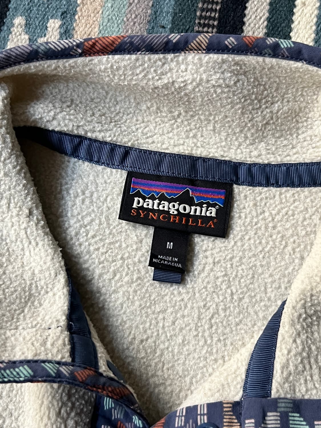 [M]파타고니아 신칠라 나바호 패턴 체스트 포켓 플리스 풀오버 스웻셔츠 상품이미지3