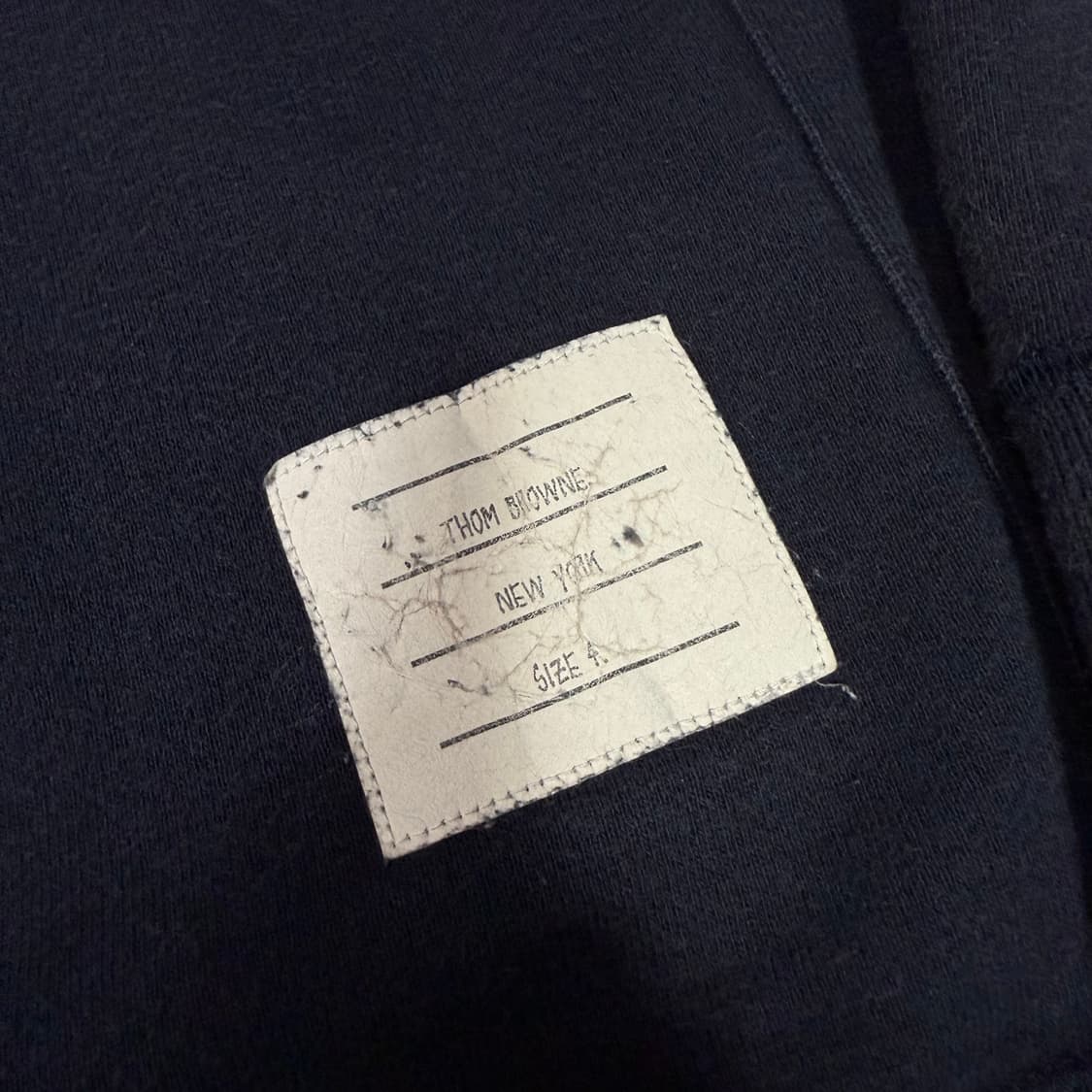 톰브라운 사선완장 맨투맨  상품이미지3