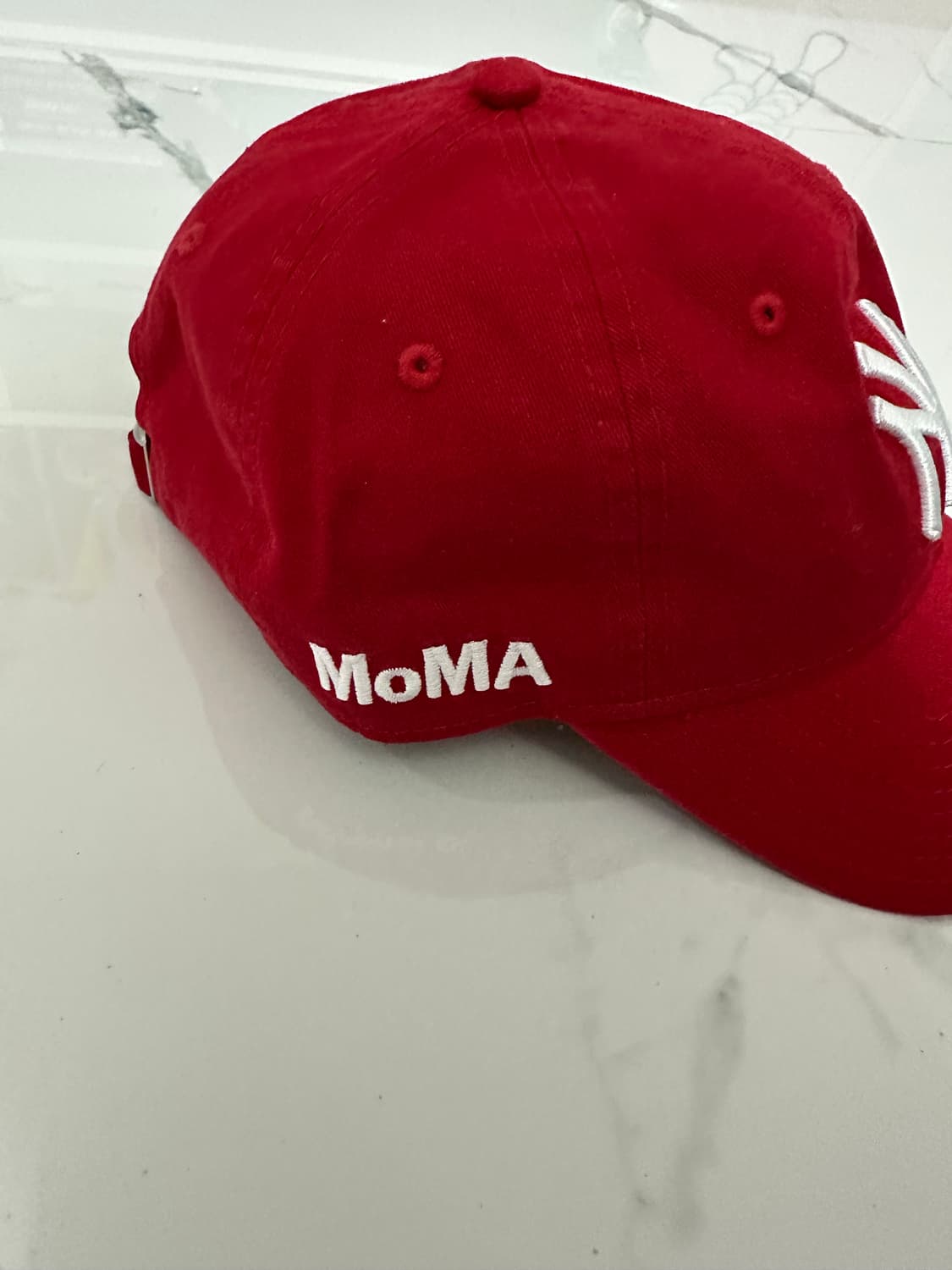 모마 뉴에라 레드 상품이미지2
