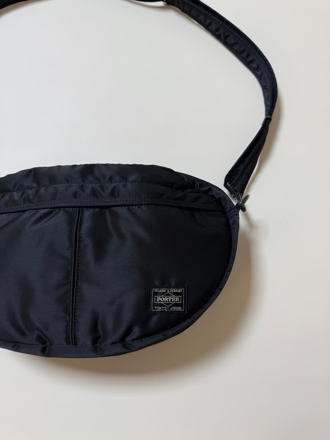 (신형) PORTER 포터 탱커 반달 숄더백 블랙 상품이미지2