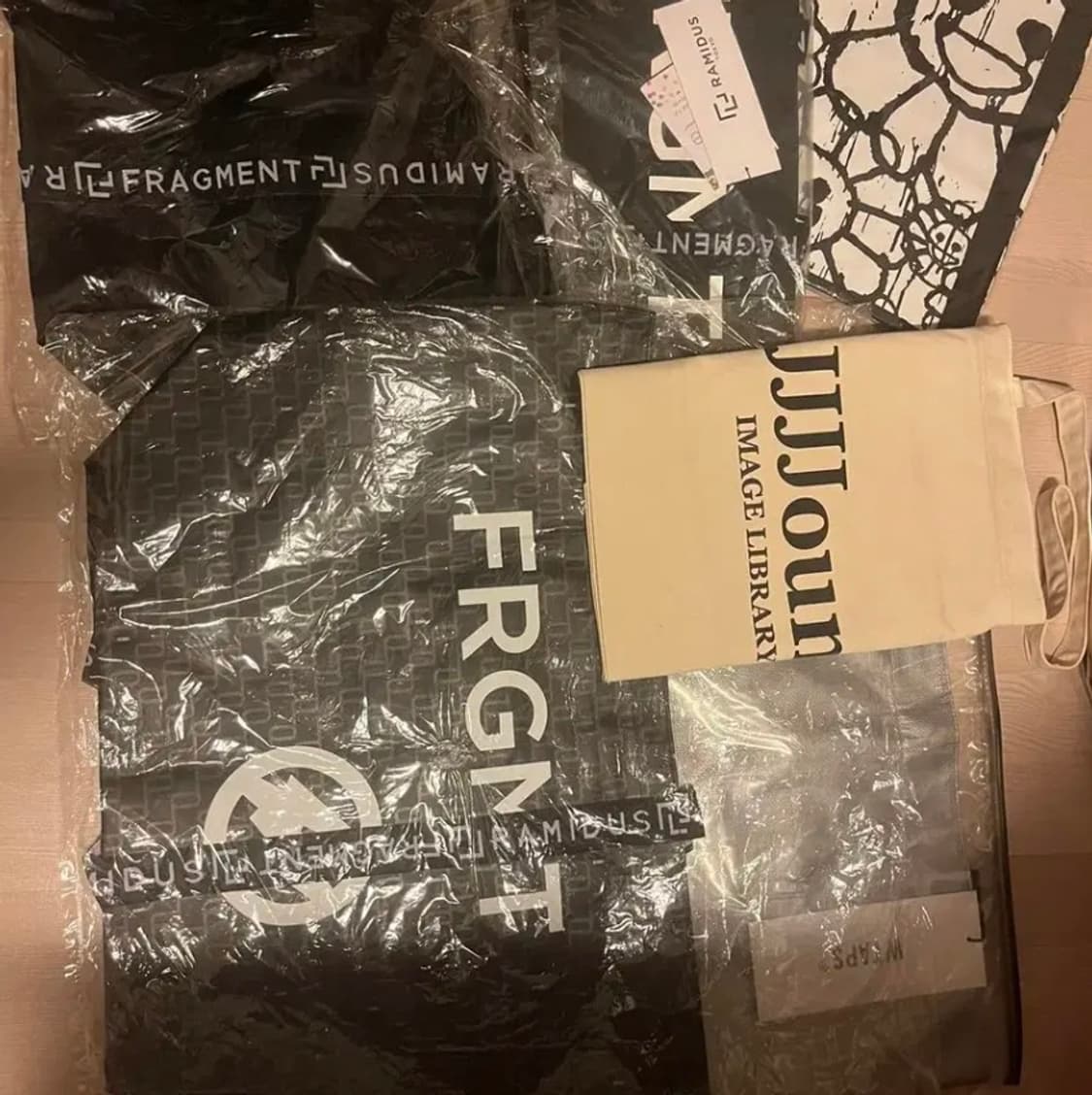 프라그먼트 X 라미더스 X 시퀄 토트백 XL 상품이미지2