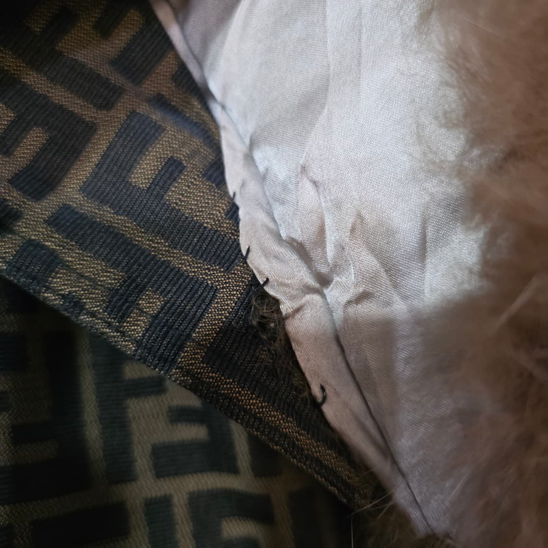 정품)  펜디 여성 주카 FF로고 패턴 누빔코트 자켓 M 상품이미지8