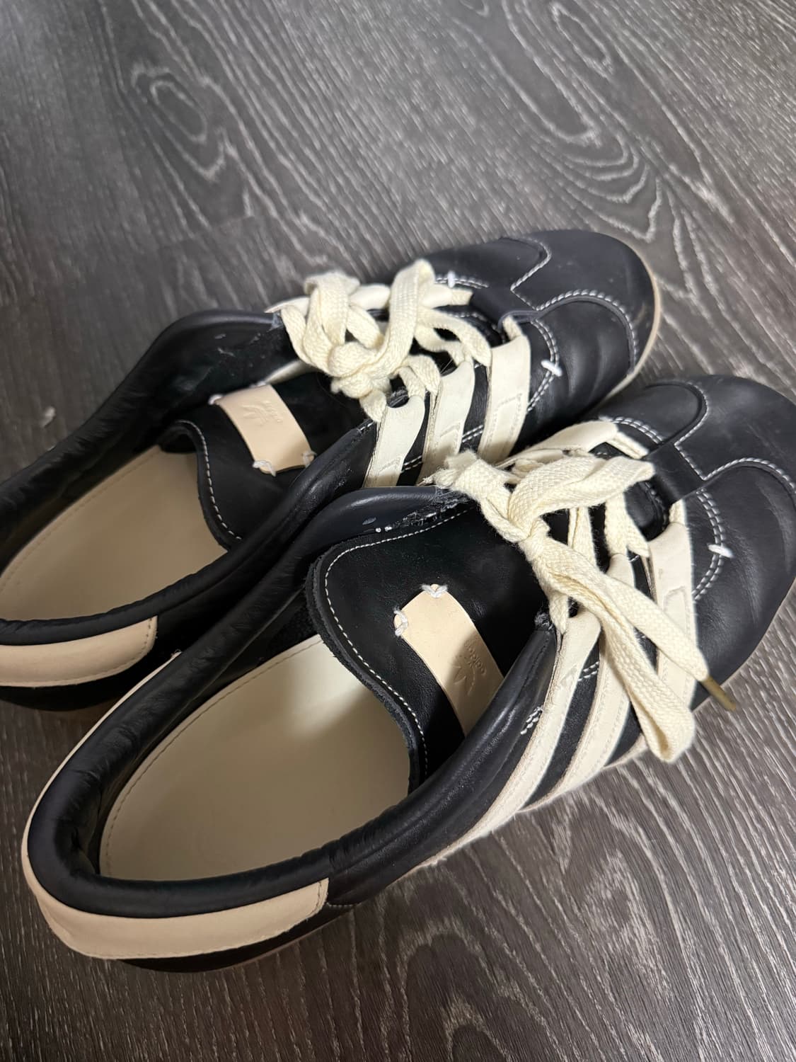 아디다스 x 풋 인더스트리 가젤 코어 블랙 크림 화이트 상품이미지3